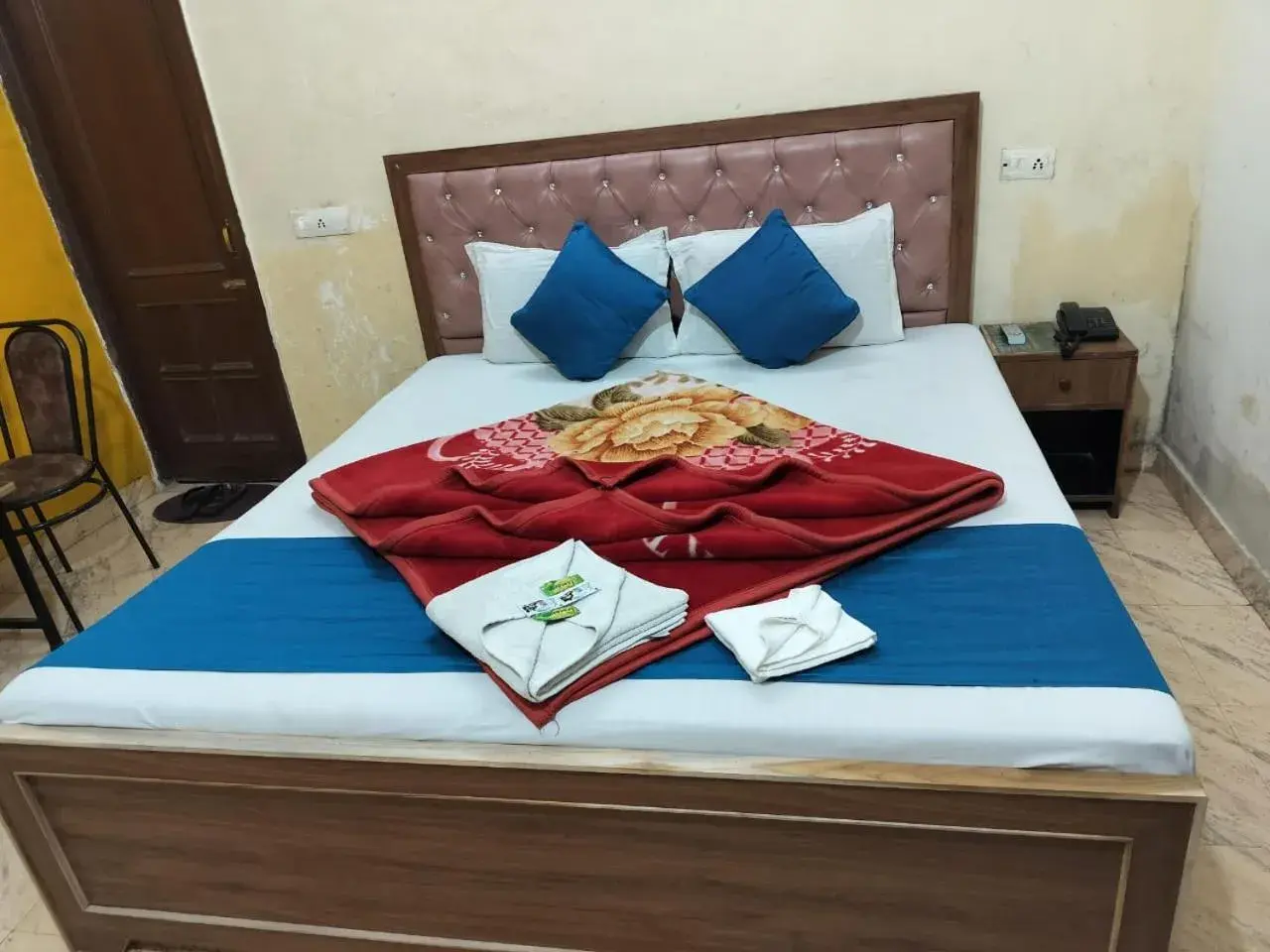 Bedroom, Bed in HOTEL HOLIDAY INN PARADISE Bedroom, Bed in HOTEL HOLIDAY INN PARADISE