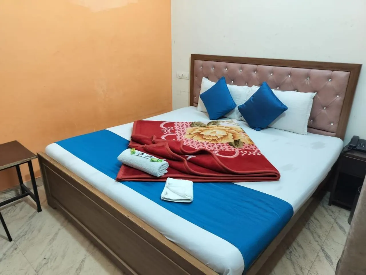 Bedroom, Bed in HOTEL HOLIDAY INN PARADISE