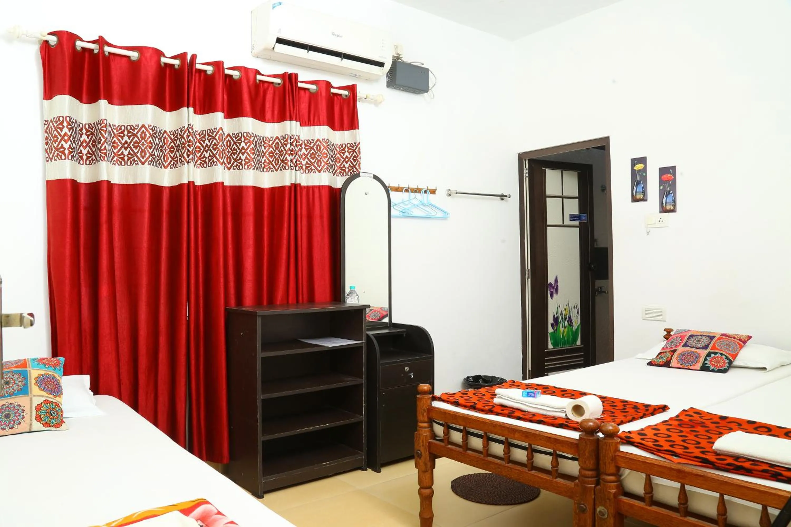 Photo of the whole room, Bed in ChristVille
