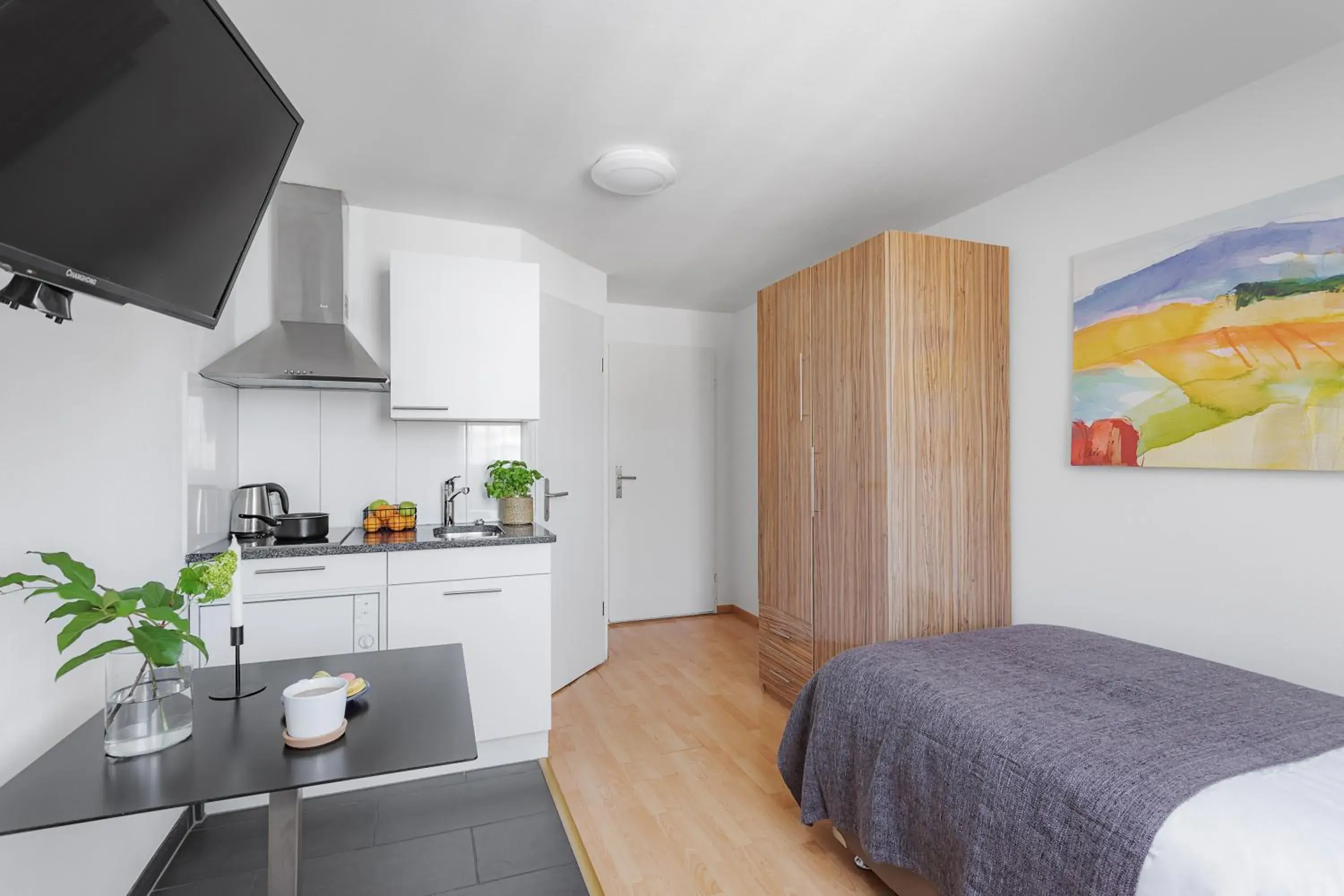 Photo of the whole room, Bed in Swiss Star Aussersihl - Self Check-In Photo of the whole room, Bed in Swiss Star Aussersihl - Self Check-In