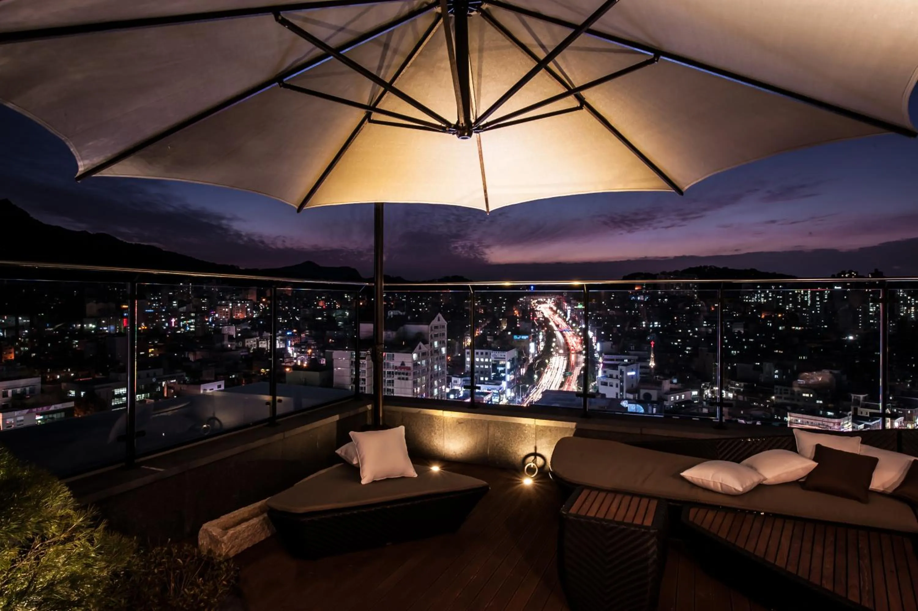 Staff in SR Hotel Sadang