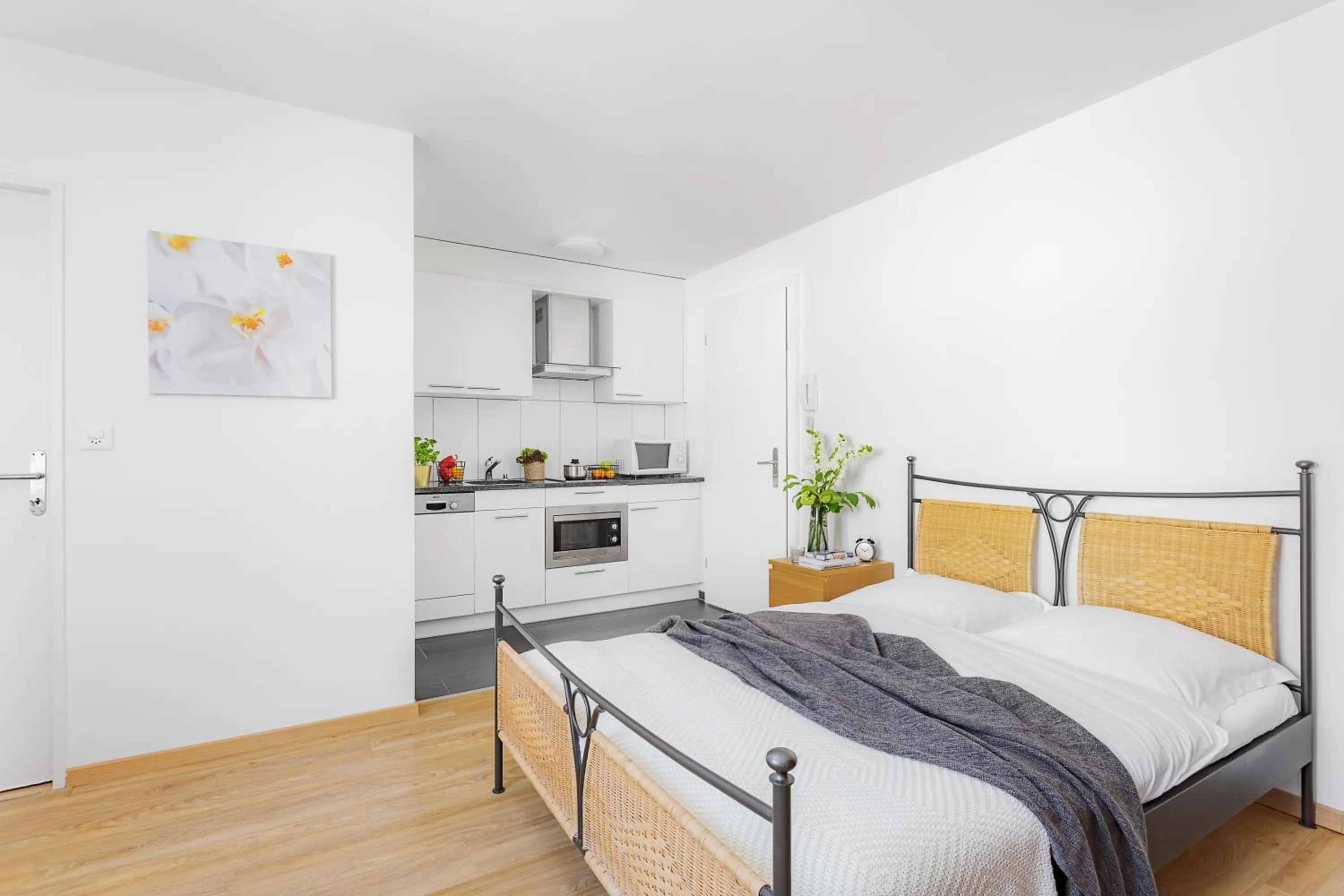 Photo of the whole room, Bed in Swiss Star Zurich University - Self Check-In