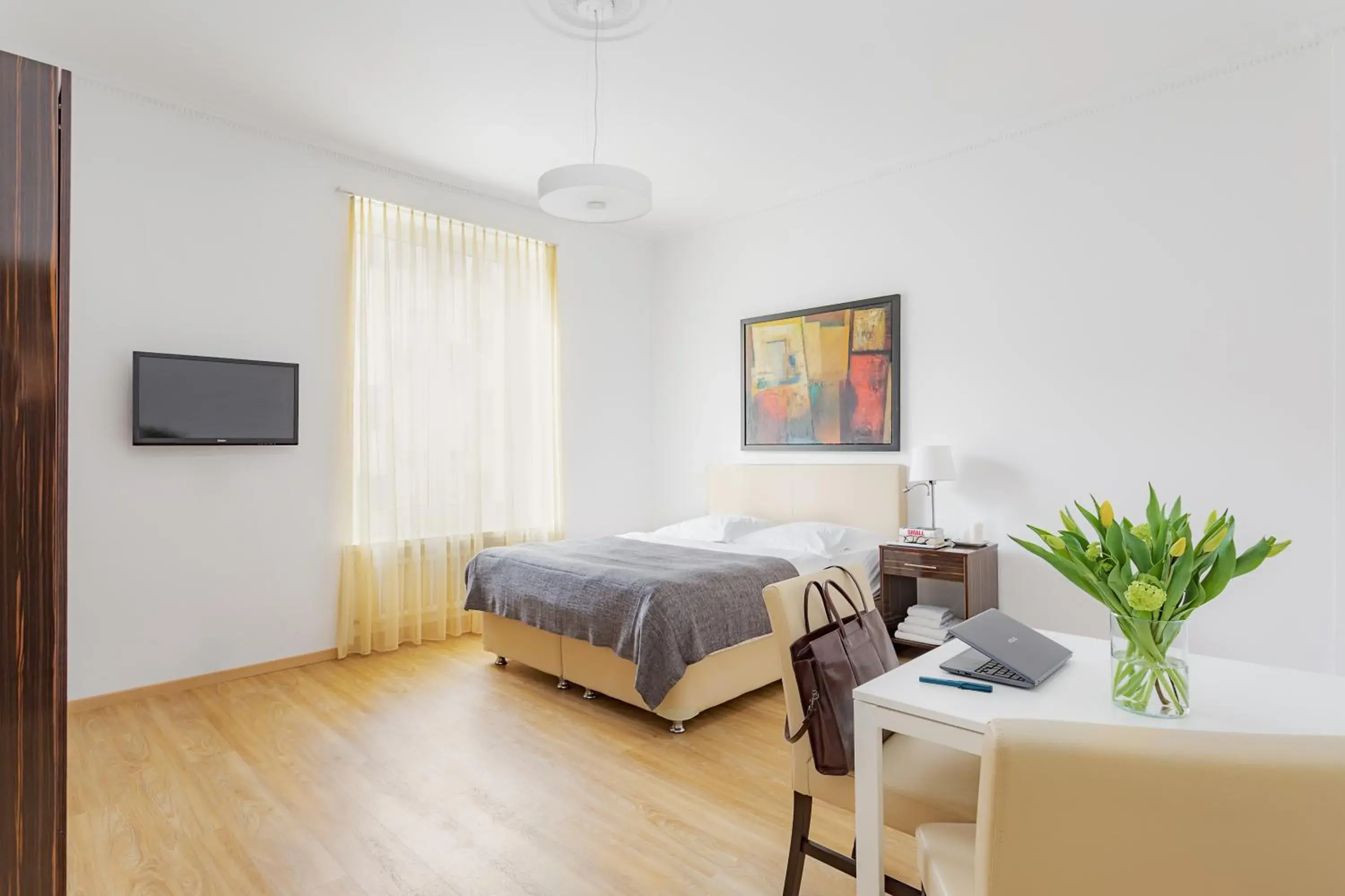 Three-Bedroom Apartment (6 Adults) in Swiss Star Zurich University - Self Check-In Three-Bedroom Apartment (6 Adults) in Swiss Star Zurich University - Self Check-In