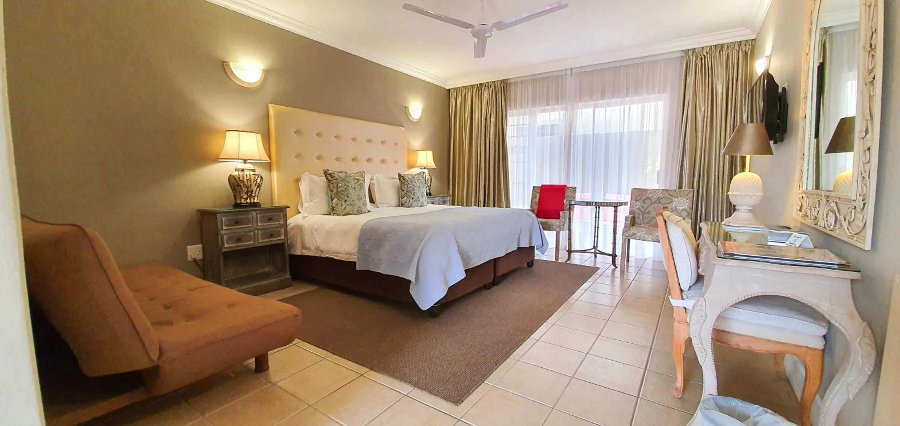 Photo of the whole room, Bed in The Mandyville Jeffreys Bay