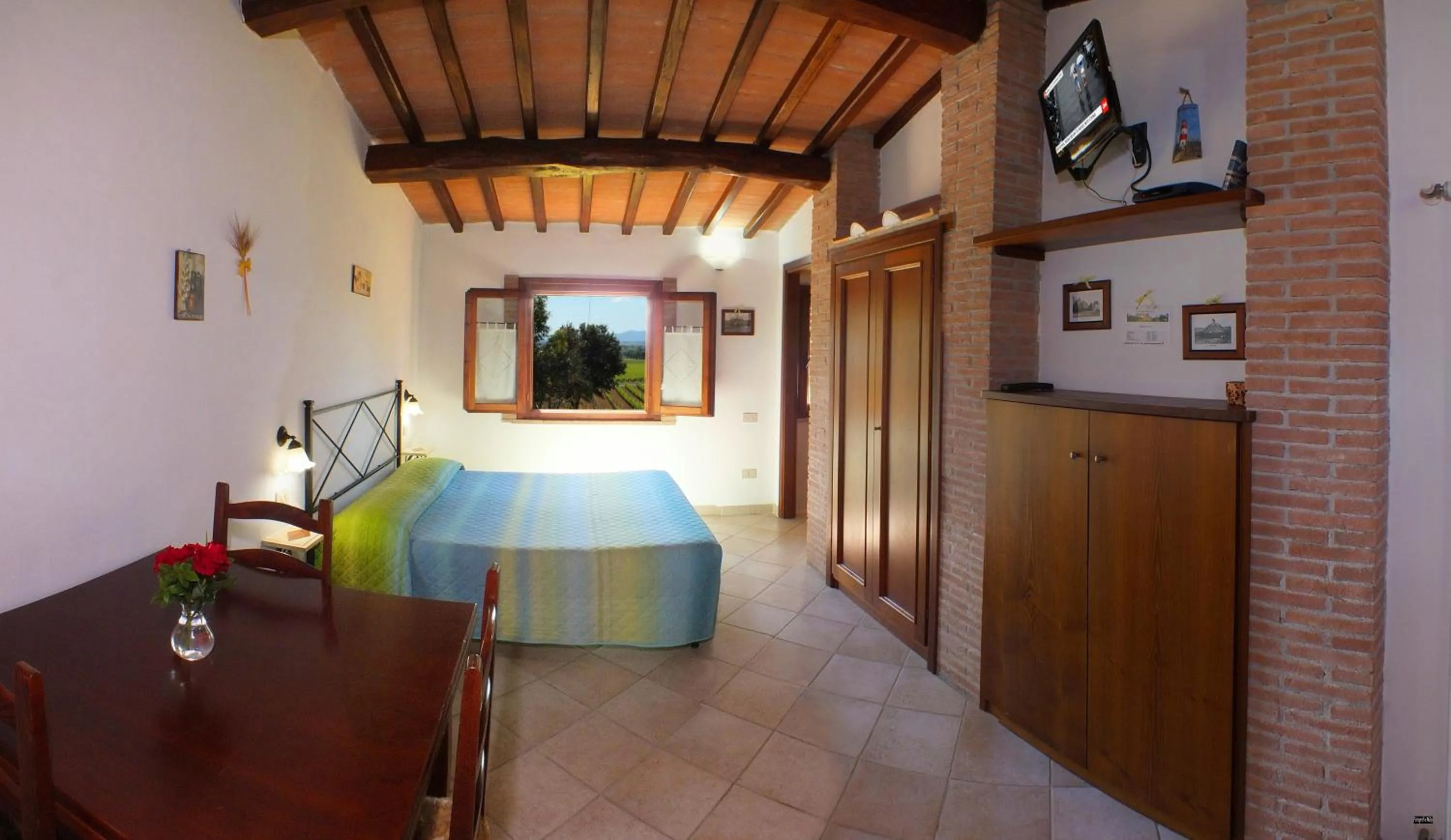Photo of the whole room in La Merla