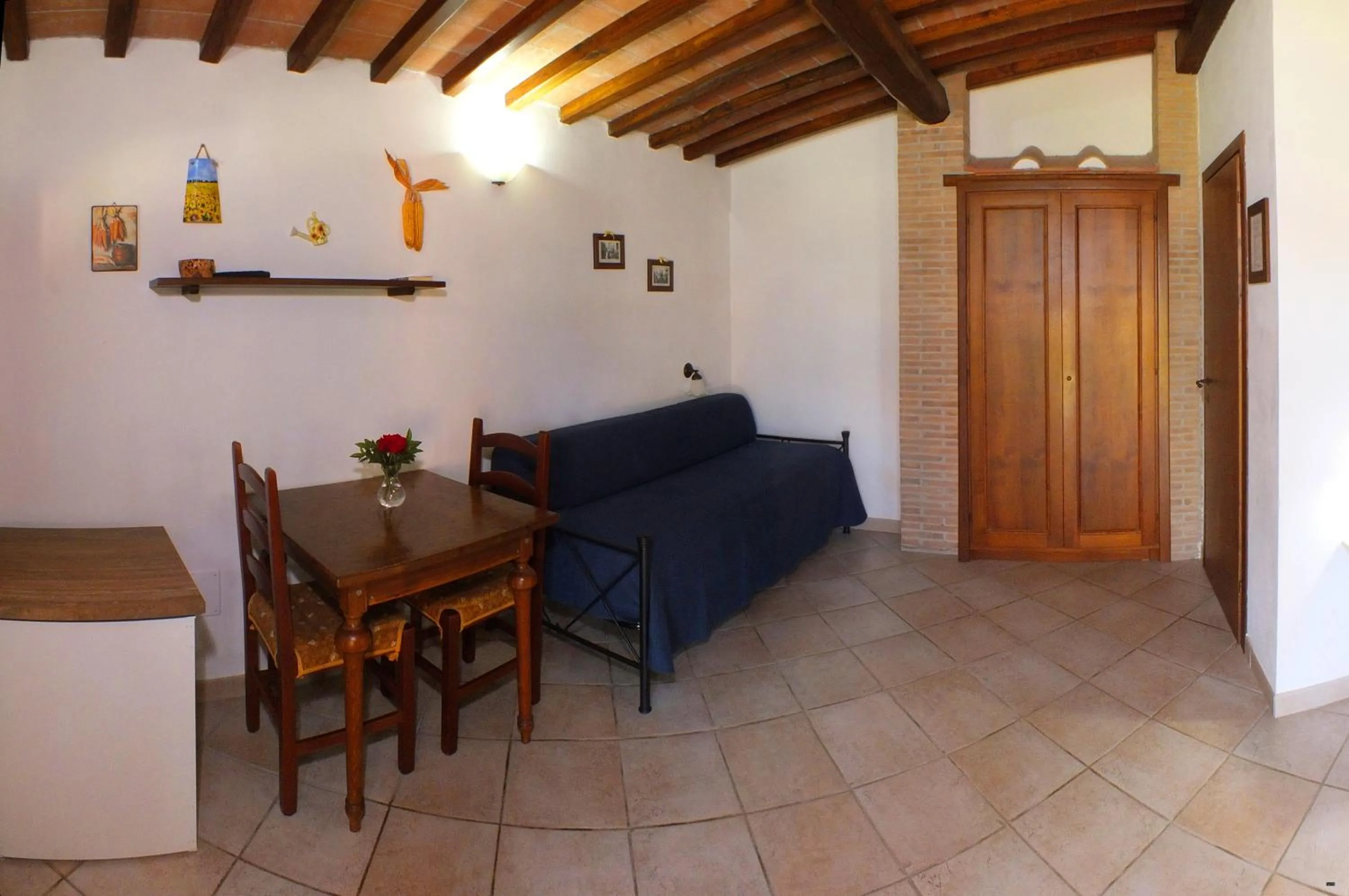 Photo of the whole room in La Merla
