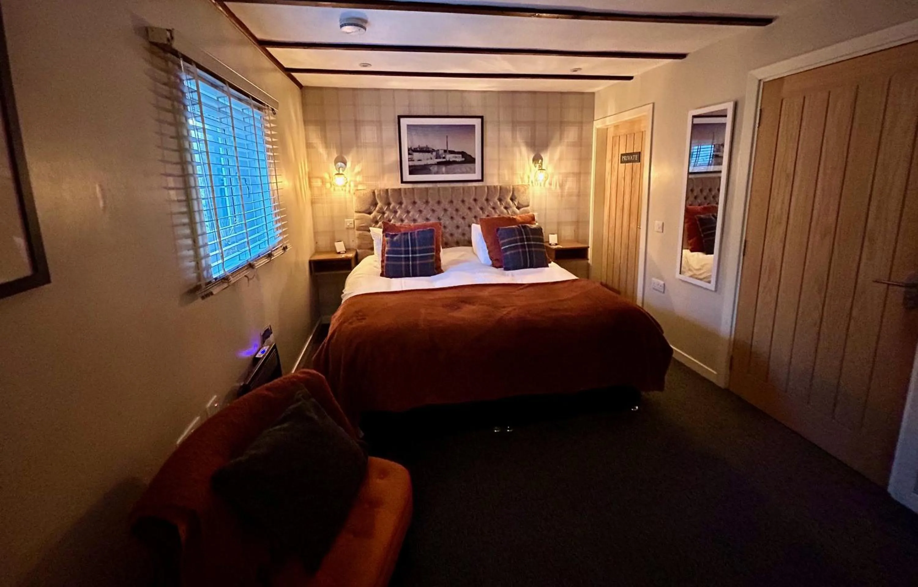 Double or Twin Room with Private Bathroom - single occupancy in Lochindaal Hotel