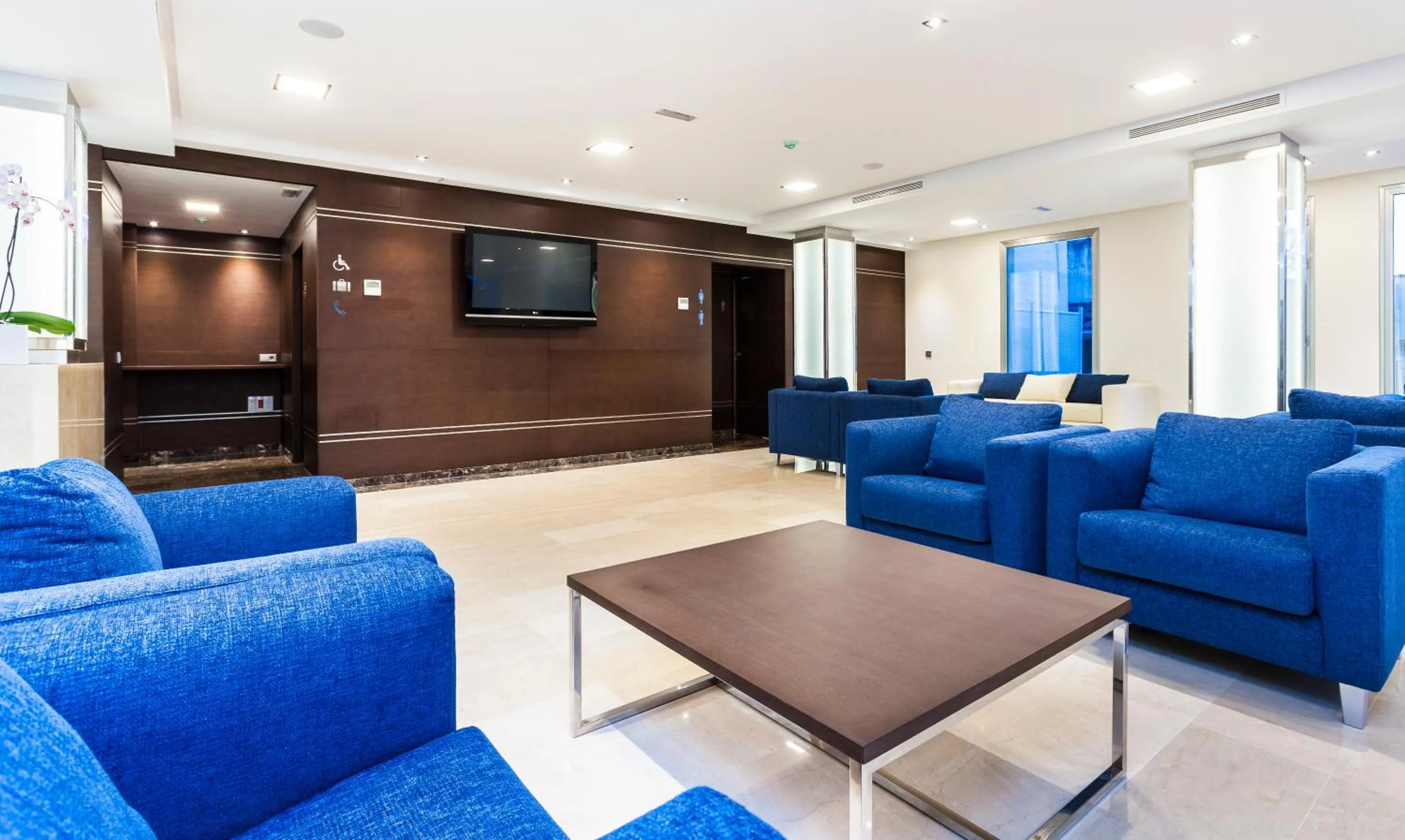 Lobby or reception in Globales Playa Estepona