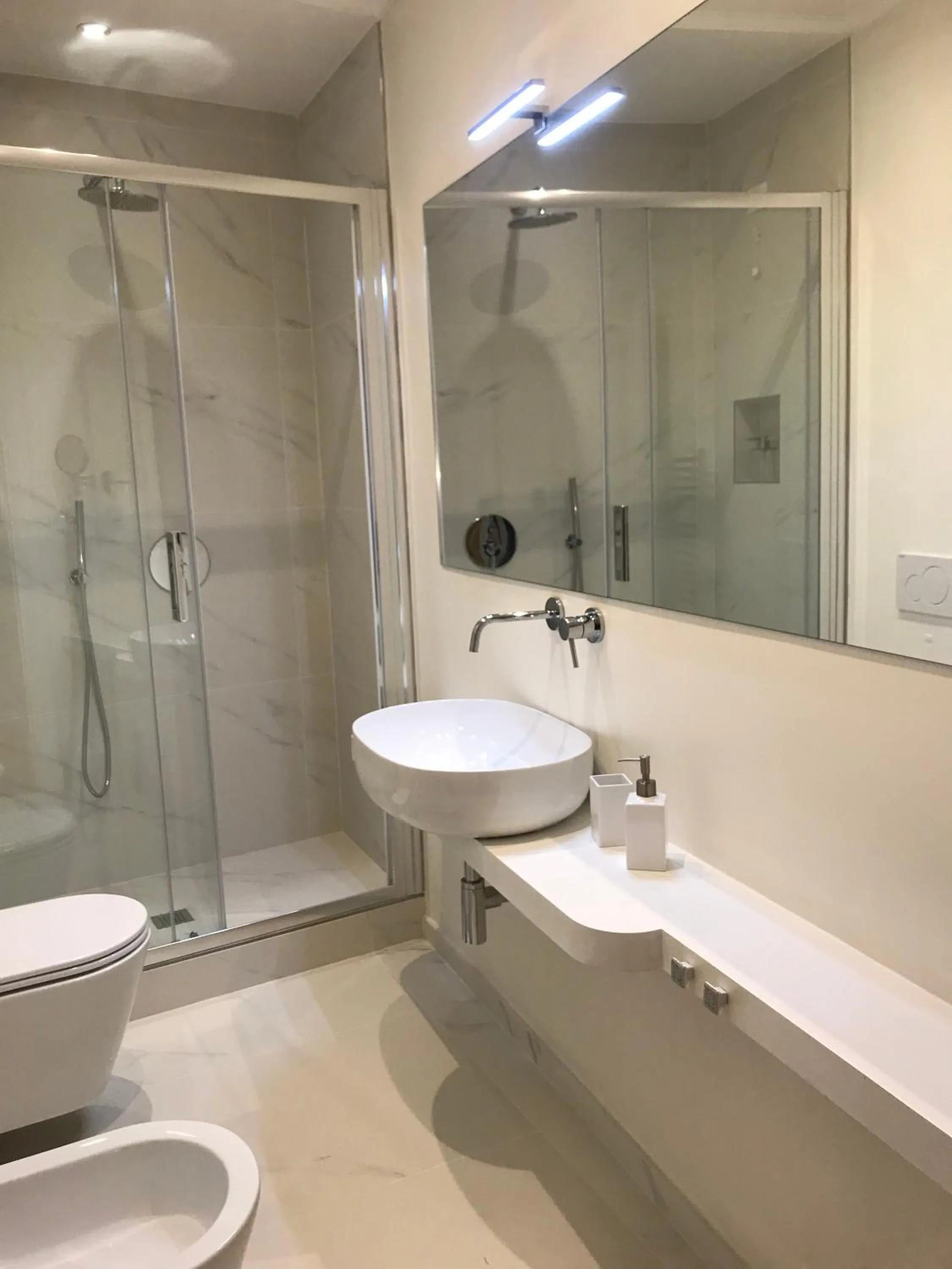 Shower in Mia residenza al Pantheon