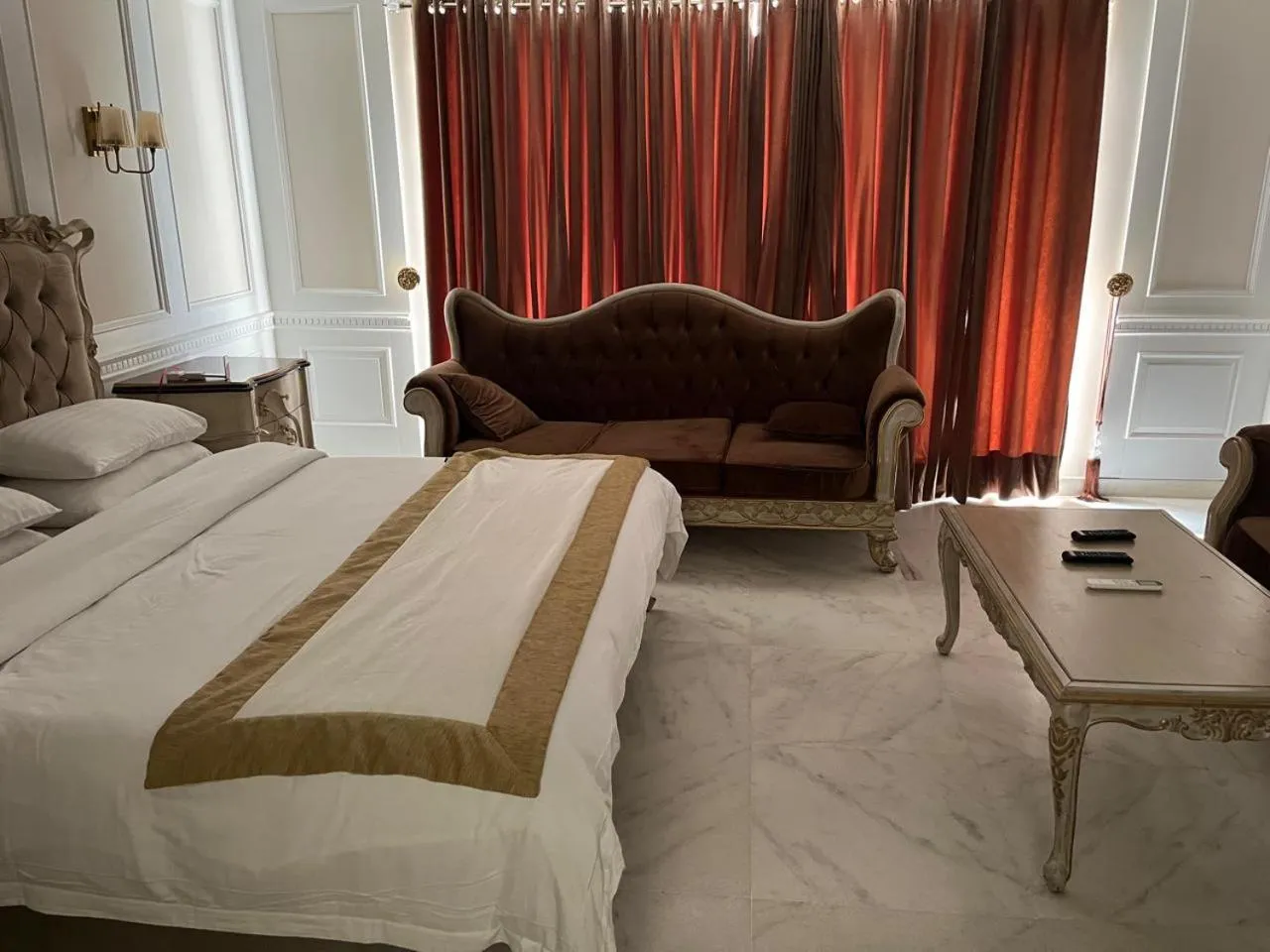 Bed in Arish Luxury Suites