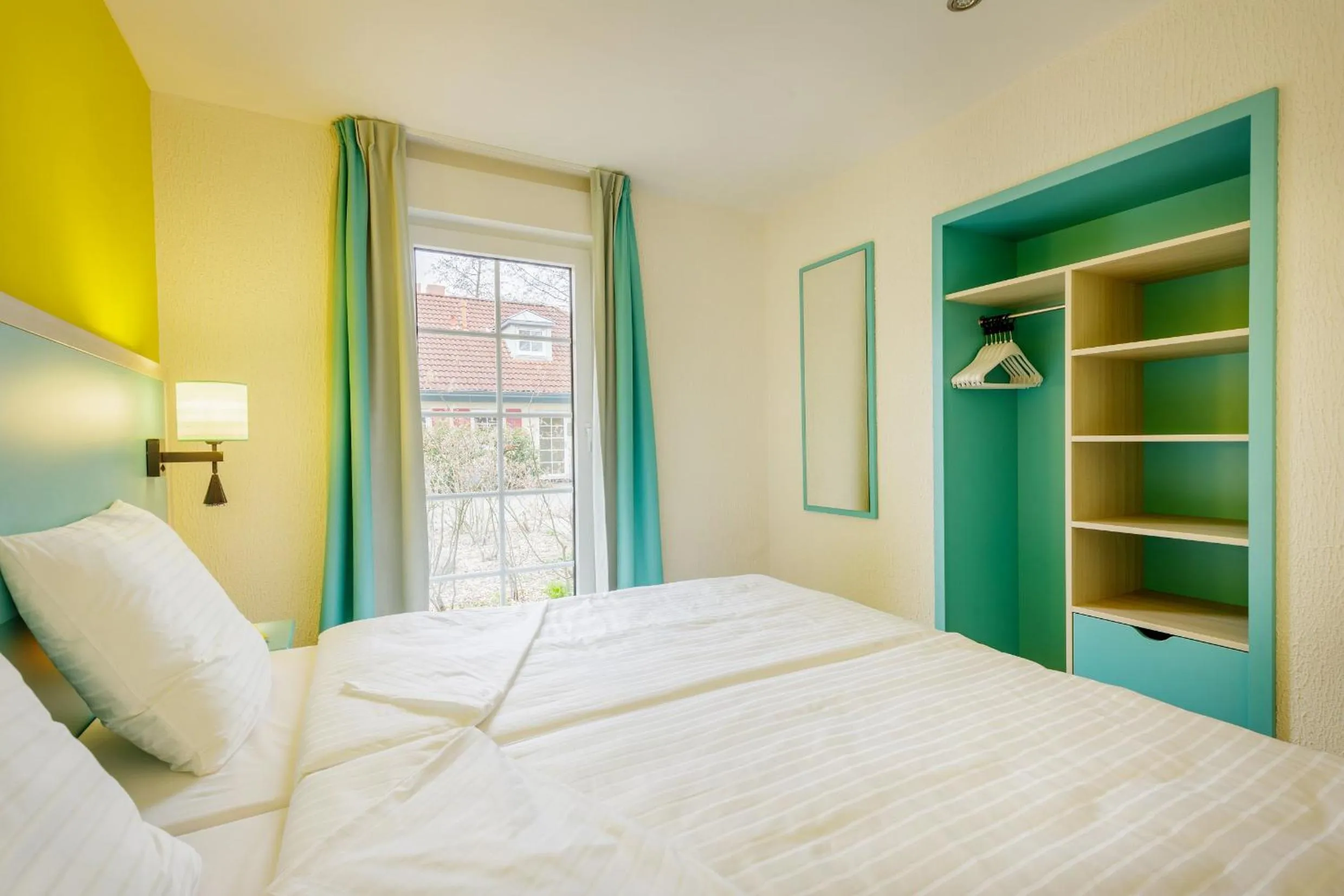 Bedroom, Bed in Center Parcs Nordseeküste Bremerhaven