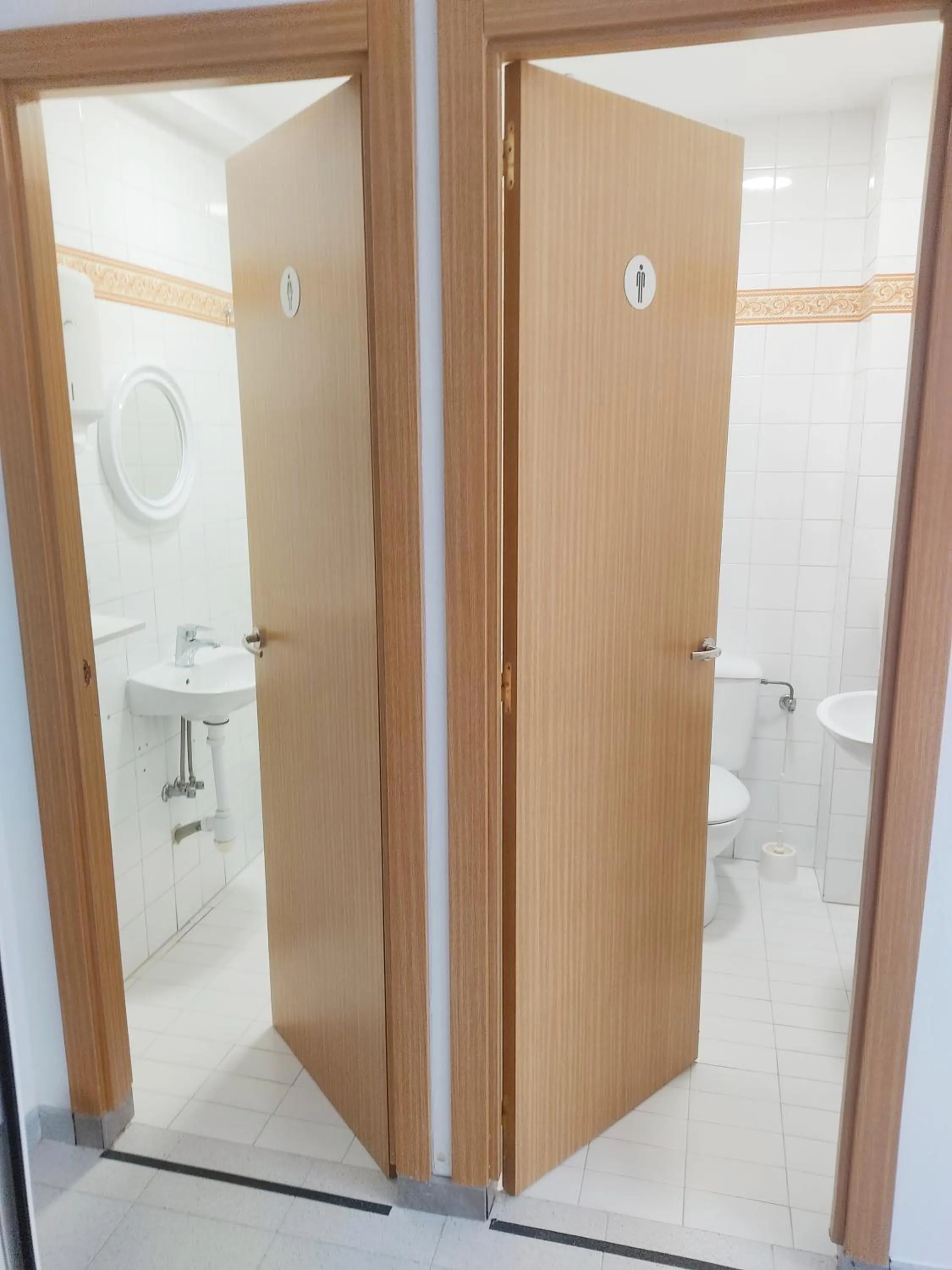 Bathroom in Albergue Santos