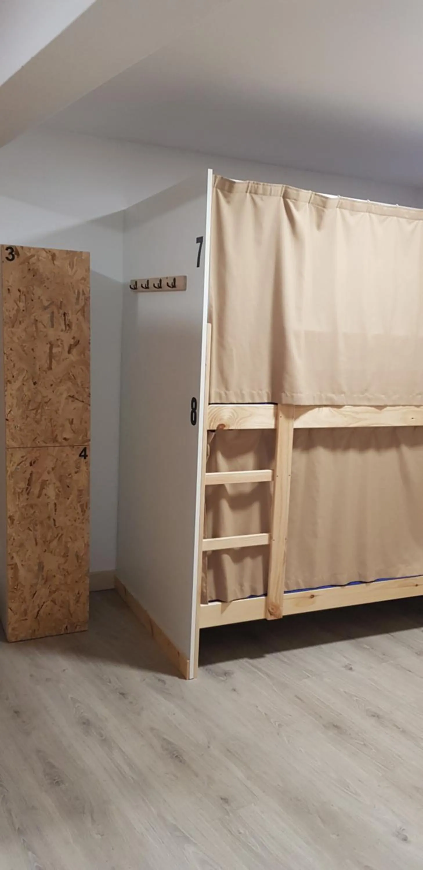 bunk bed, Bed in Albergue Santos