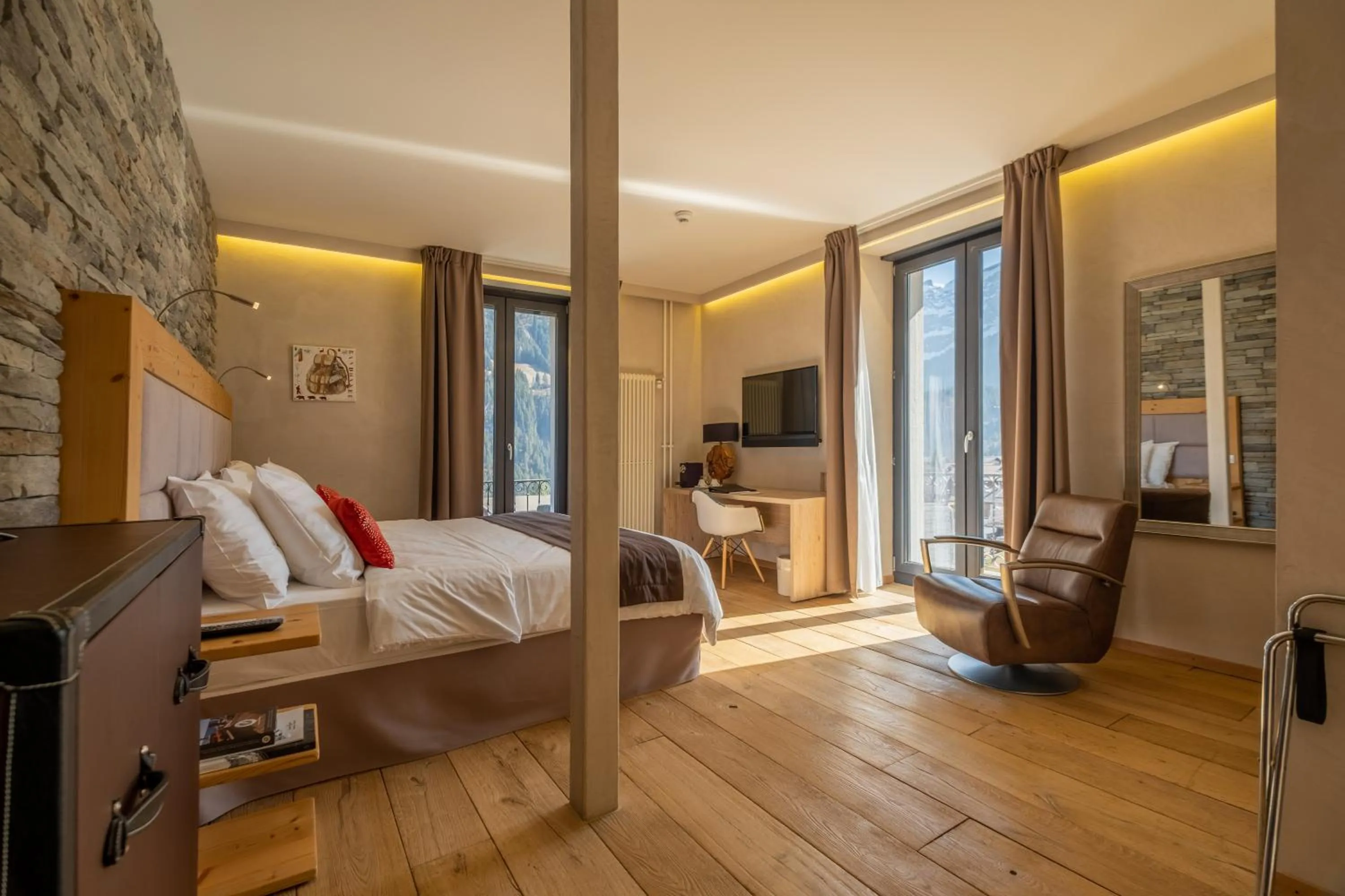 Photo of the whole room, Bed in Hôtel National Resort & Spa