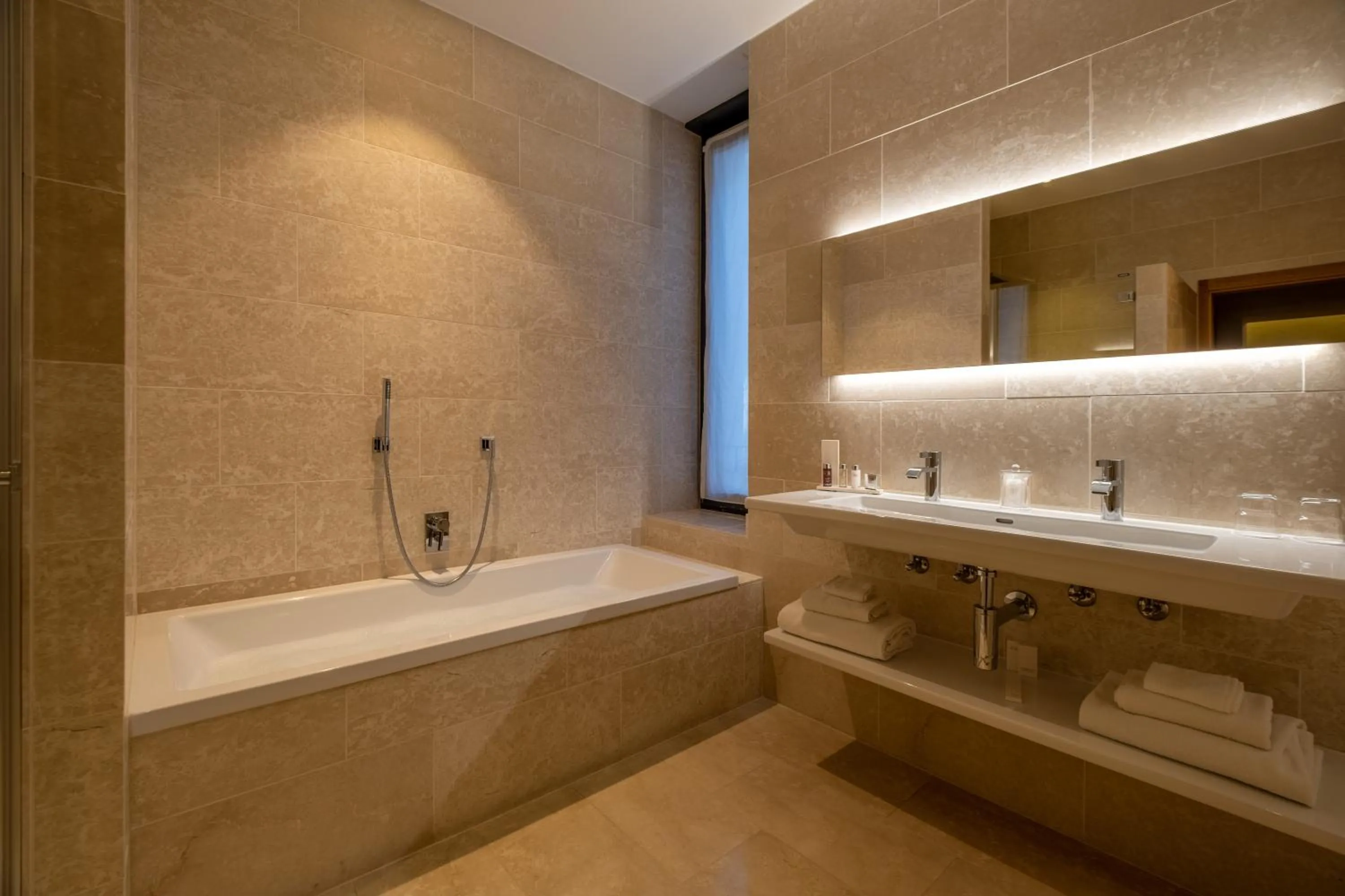 Bathroom in Hôtel National Resort & Spa