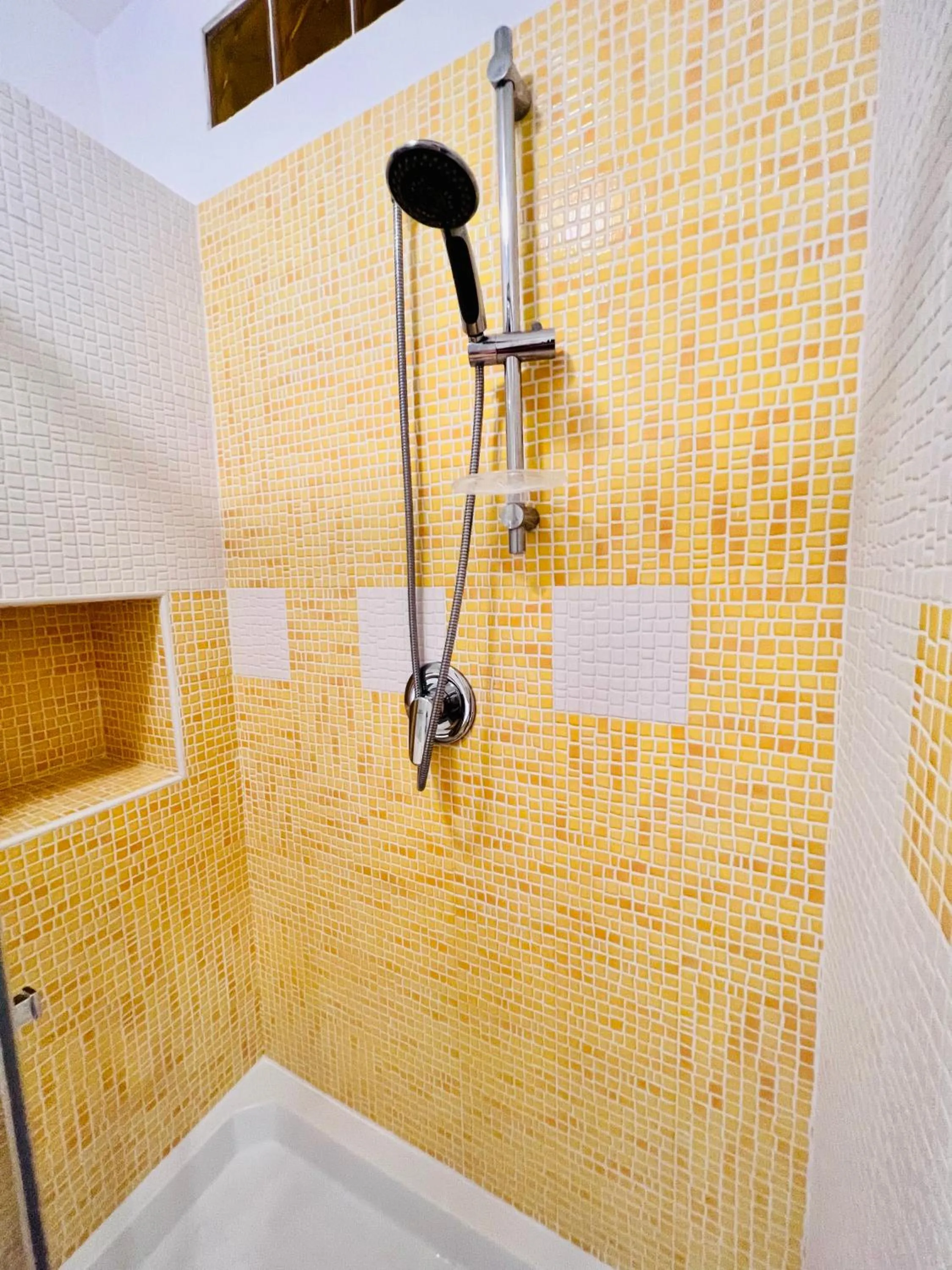 Shower in B&B Vivaldi