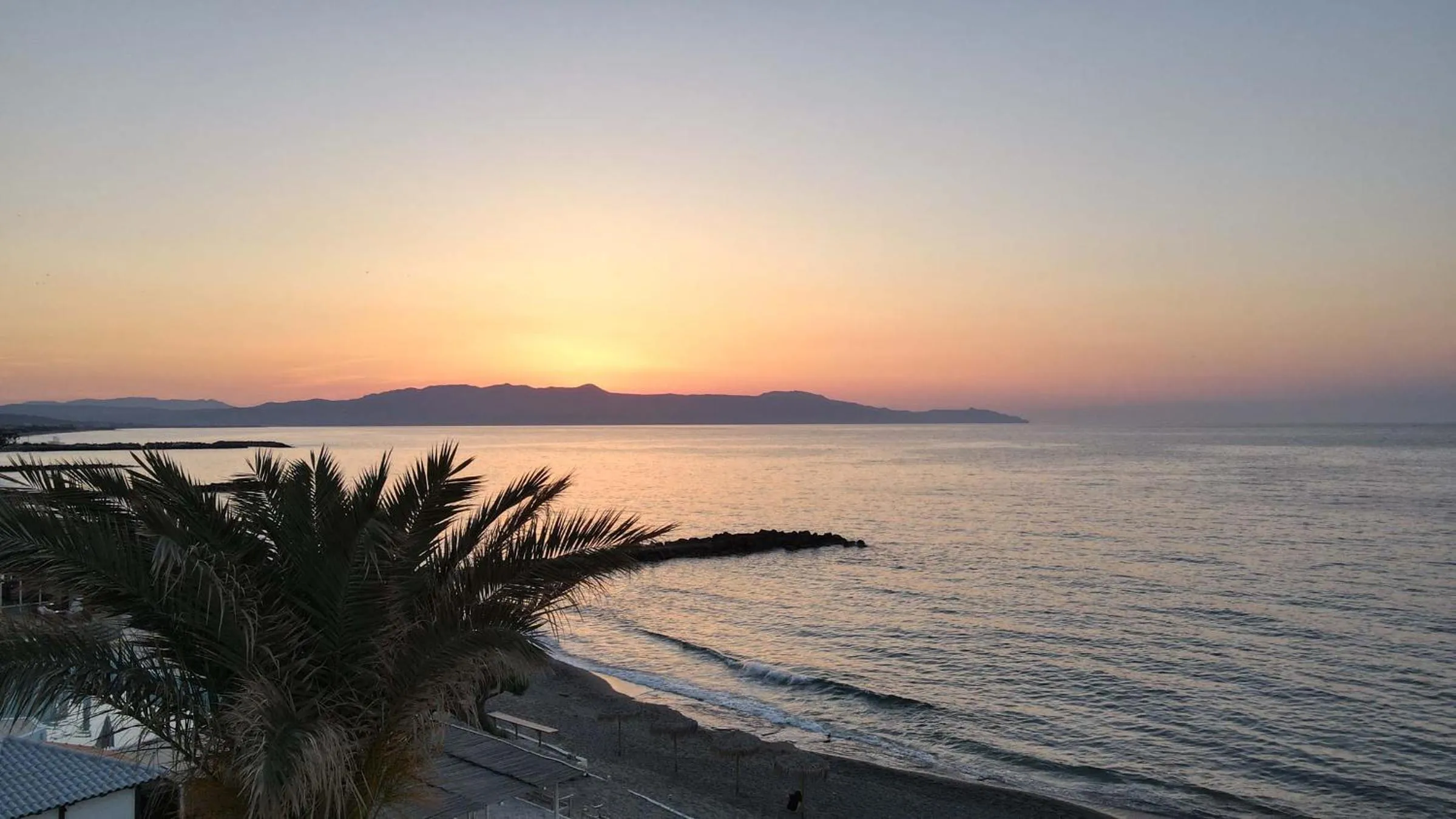 Beach in xSuites Hotel