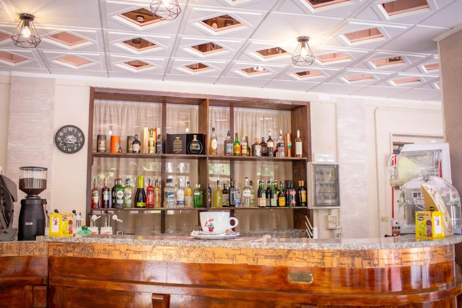 Lounge or bar in Sport Hotel & Residence Il Bivacco del Parco