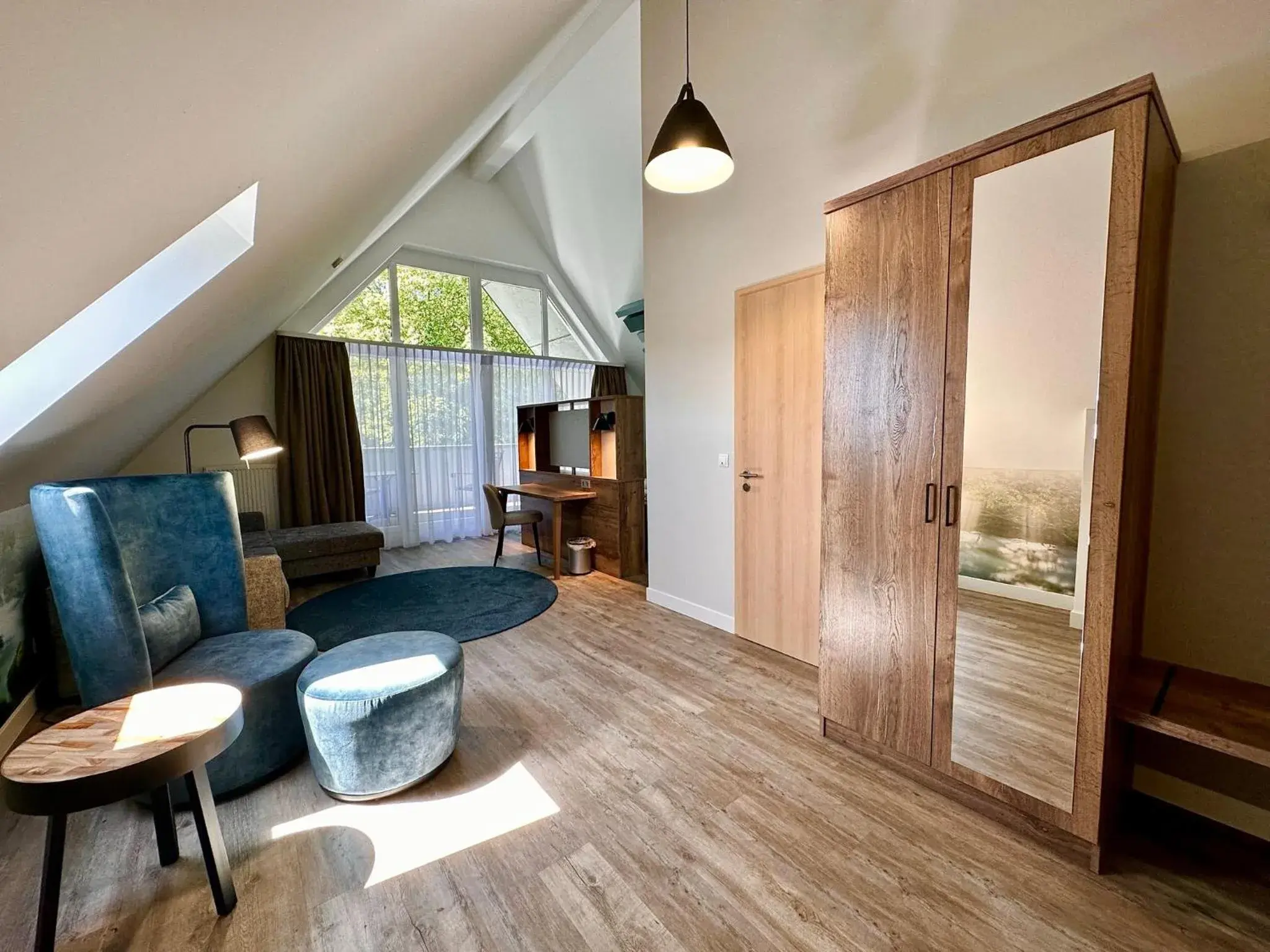 Junior Suite with River View and Balcony - single occupancy in Hotel Mainpromenade ***S Junior Suite with River View and Balcony - single occupancy in Hotel Mainpromenade ***S