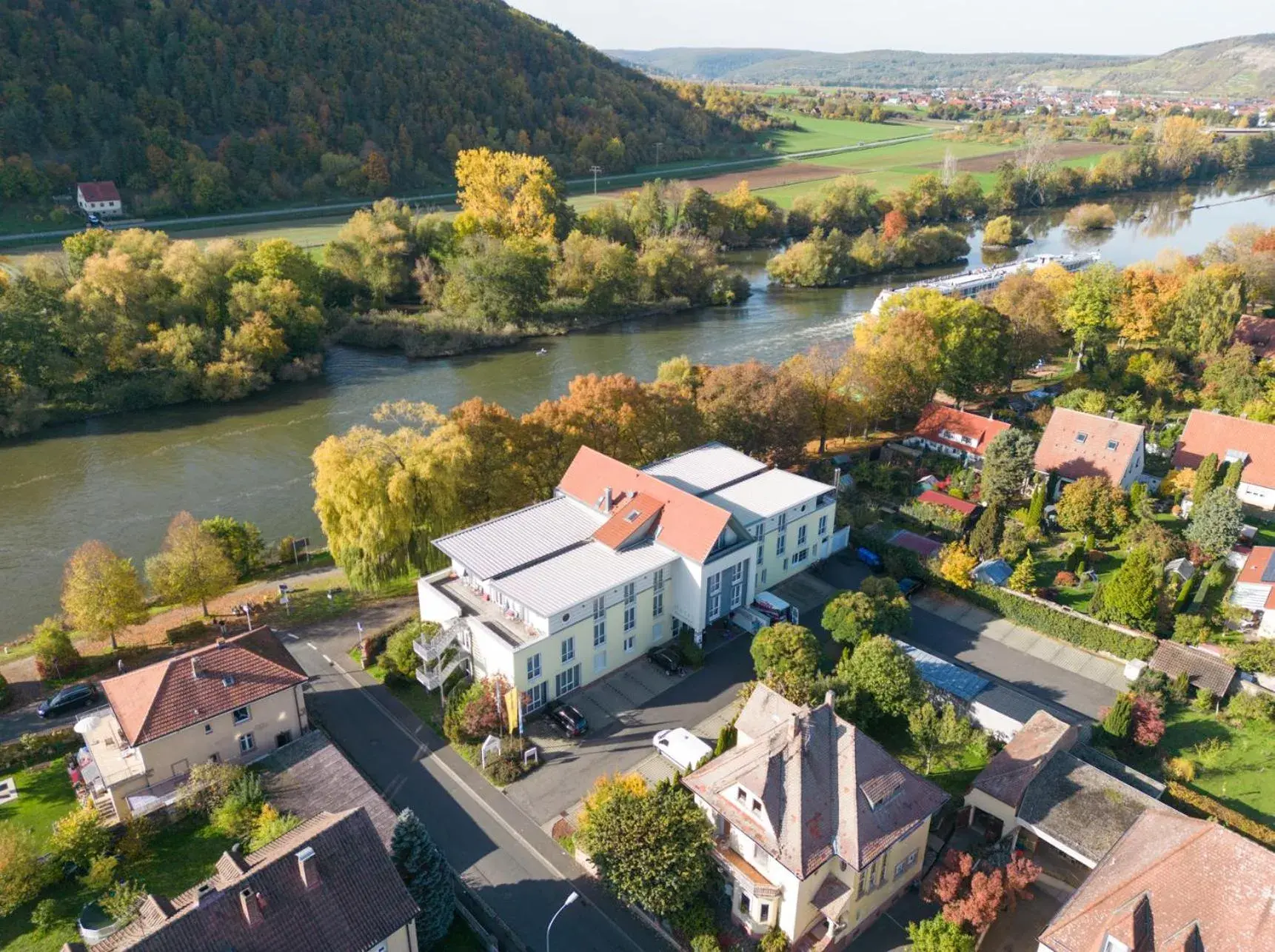 Property building in Hotel Mainpromenade ***S Property building in Hotel Mainpromenade ***S