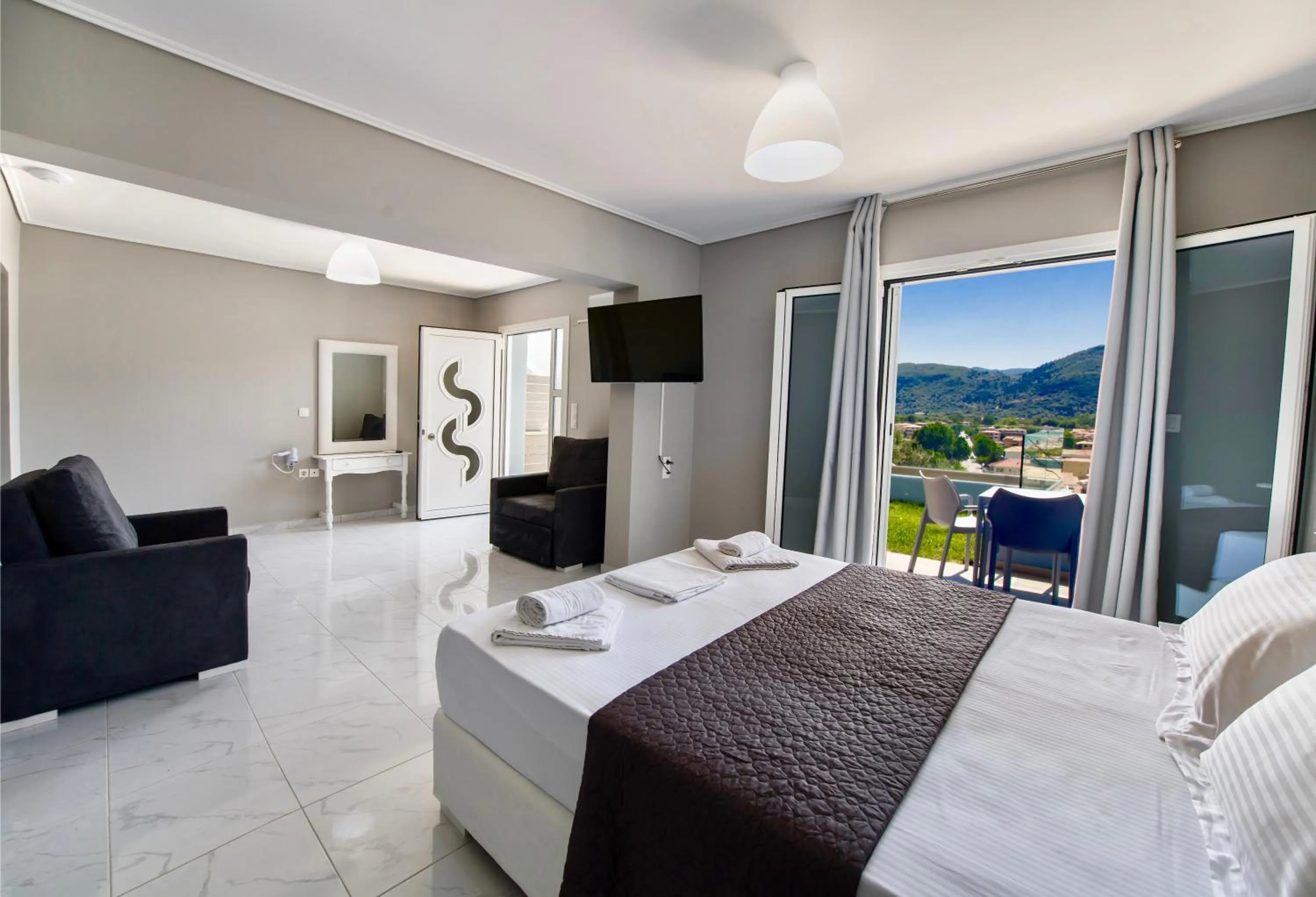 Bedroom in Ponti Beach Hotel