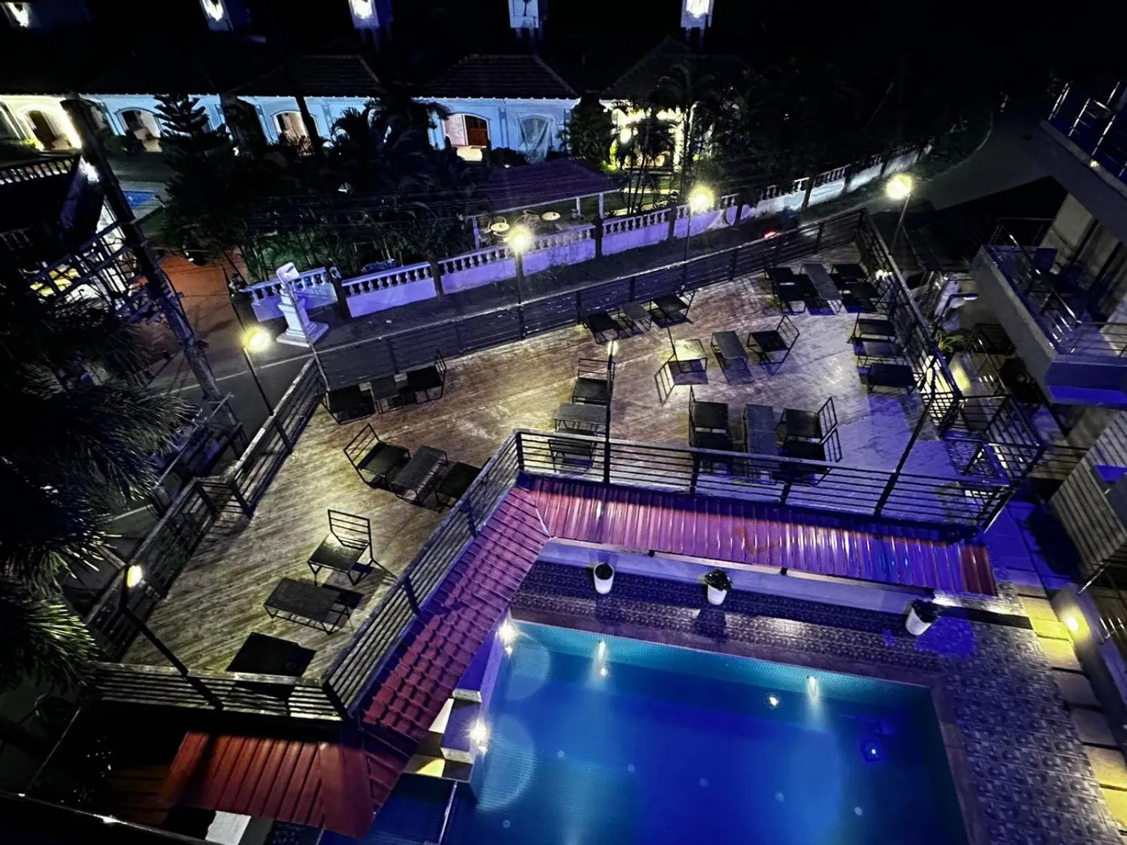 Restaurant/places to eat in JW HERITAGE