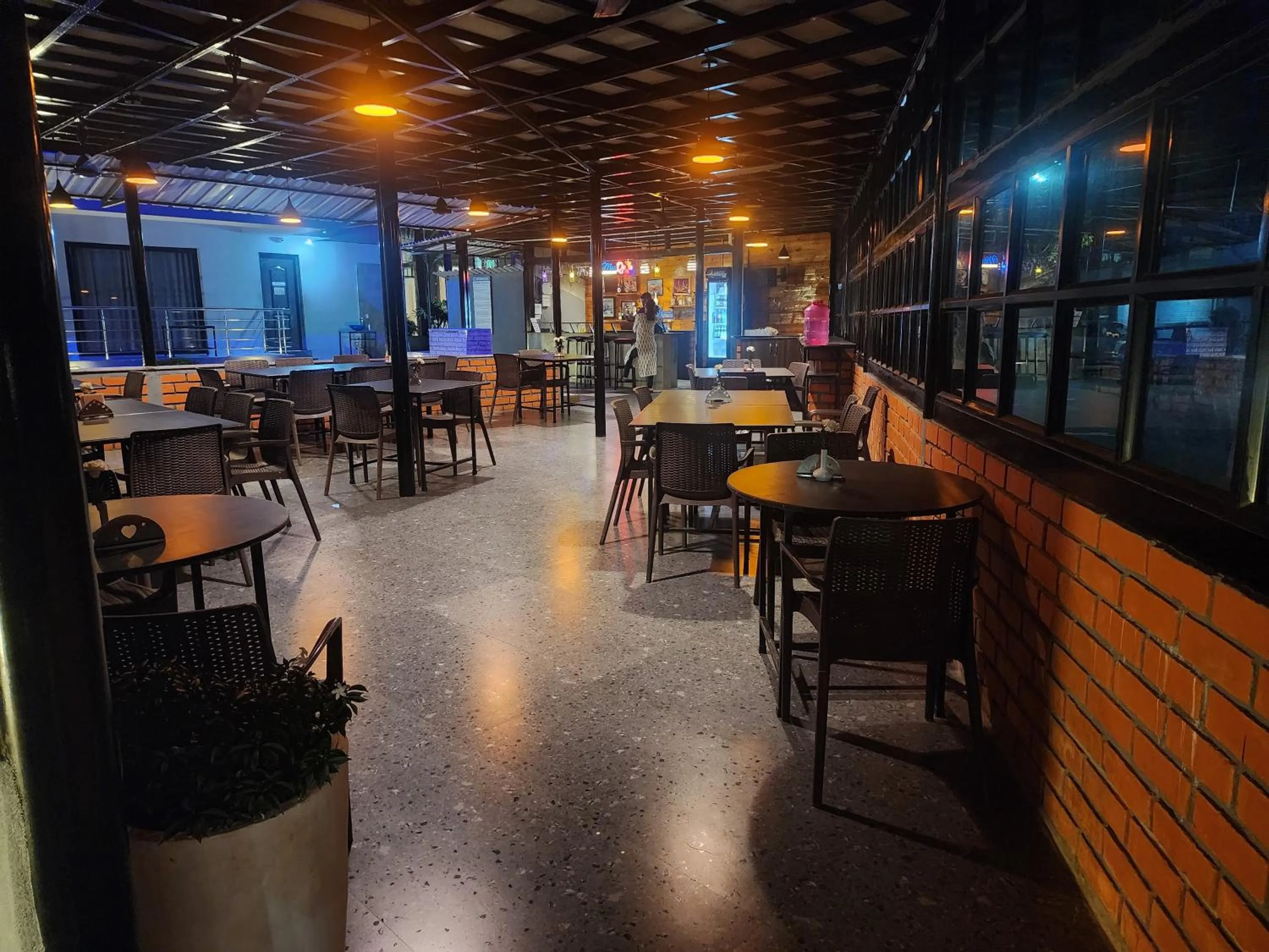 Restaurant/places to eat in JW HERITAGE