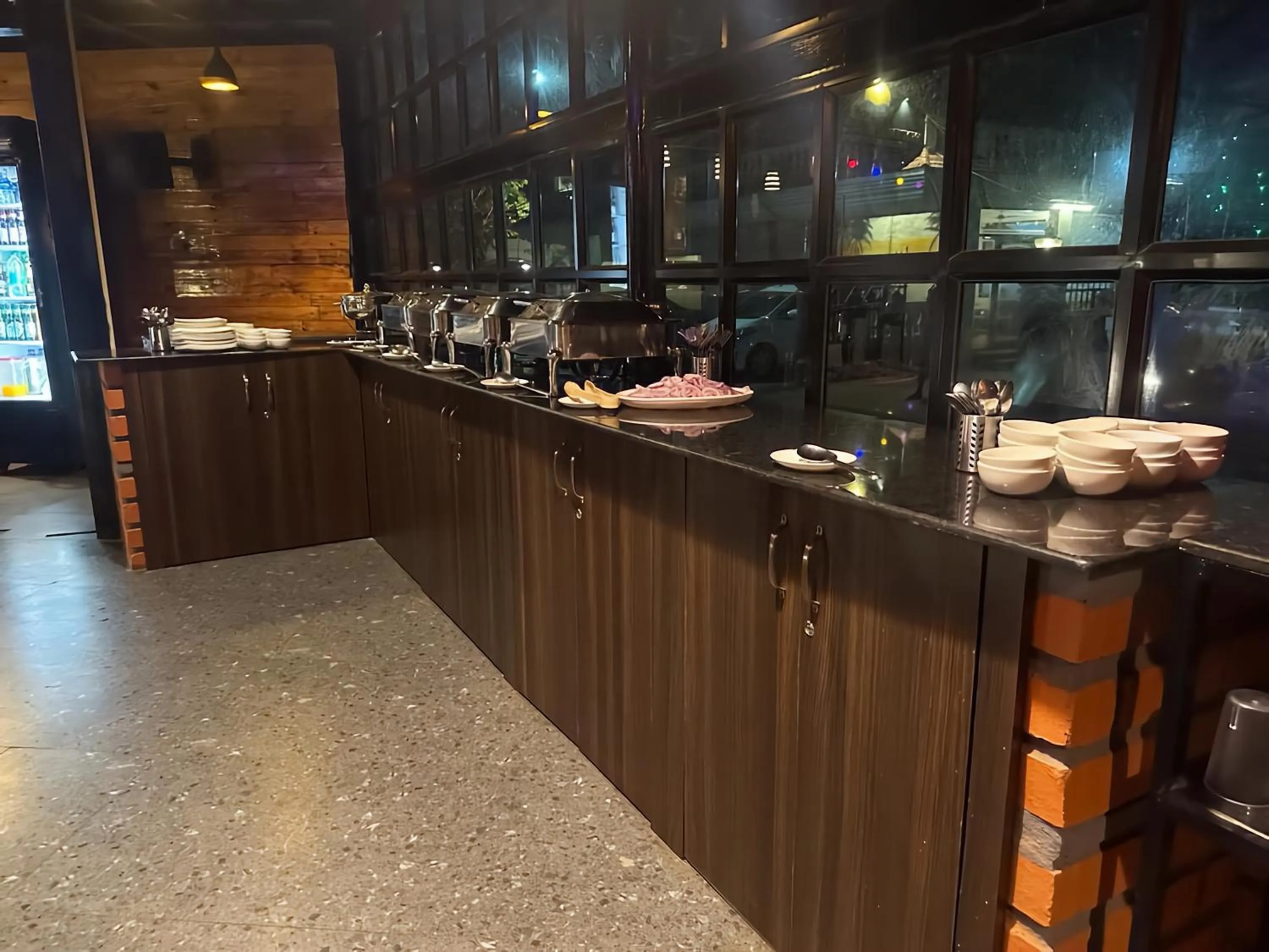 Restaurant/places to eat in JW HERITAGE