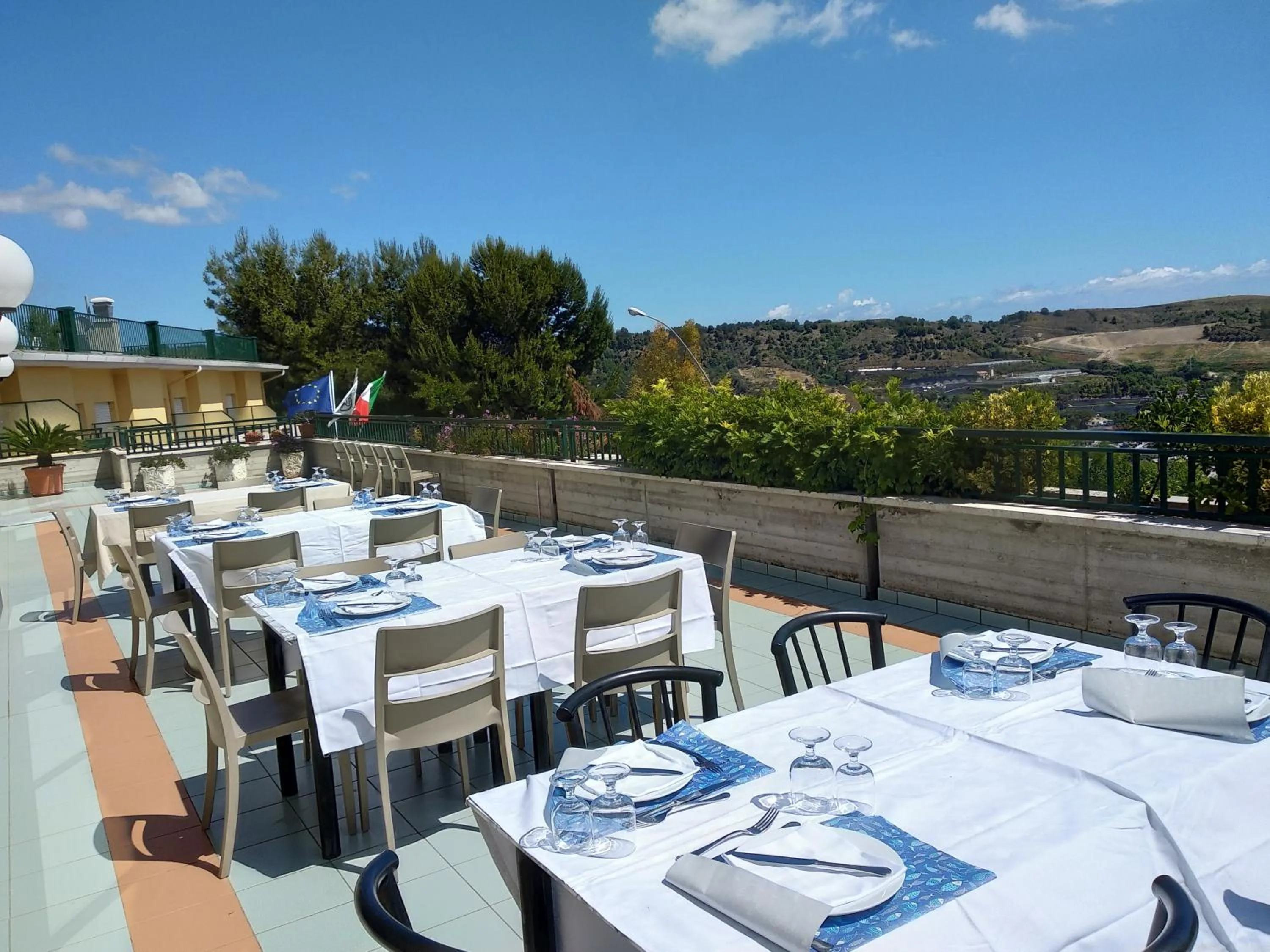 Restaurant/places to eat in Hotel Ristorante Il Grillo