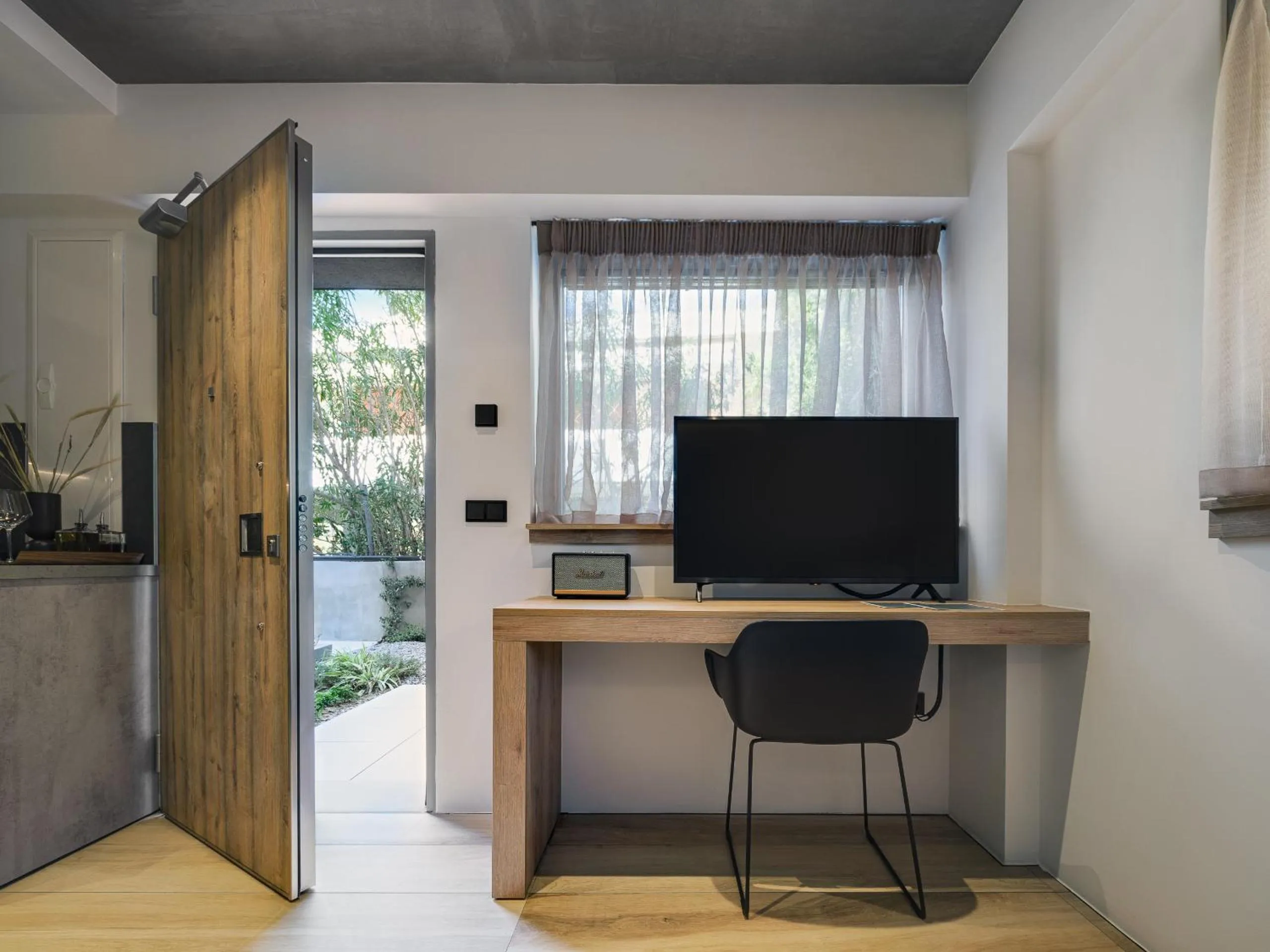 hair dresser in 3 Olive Trees