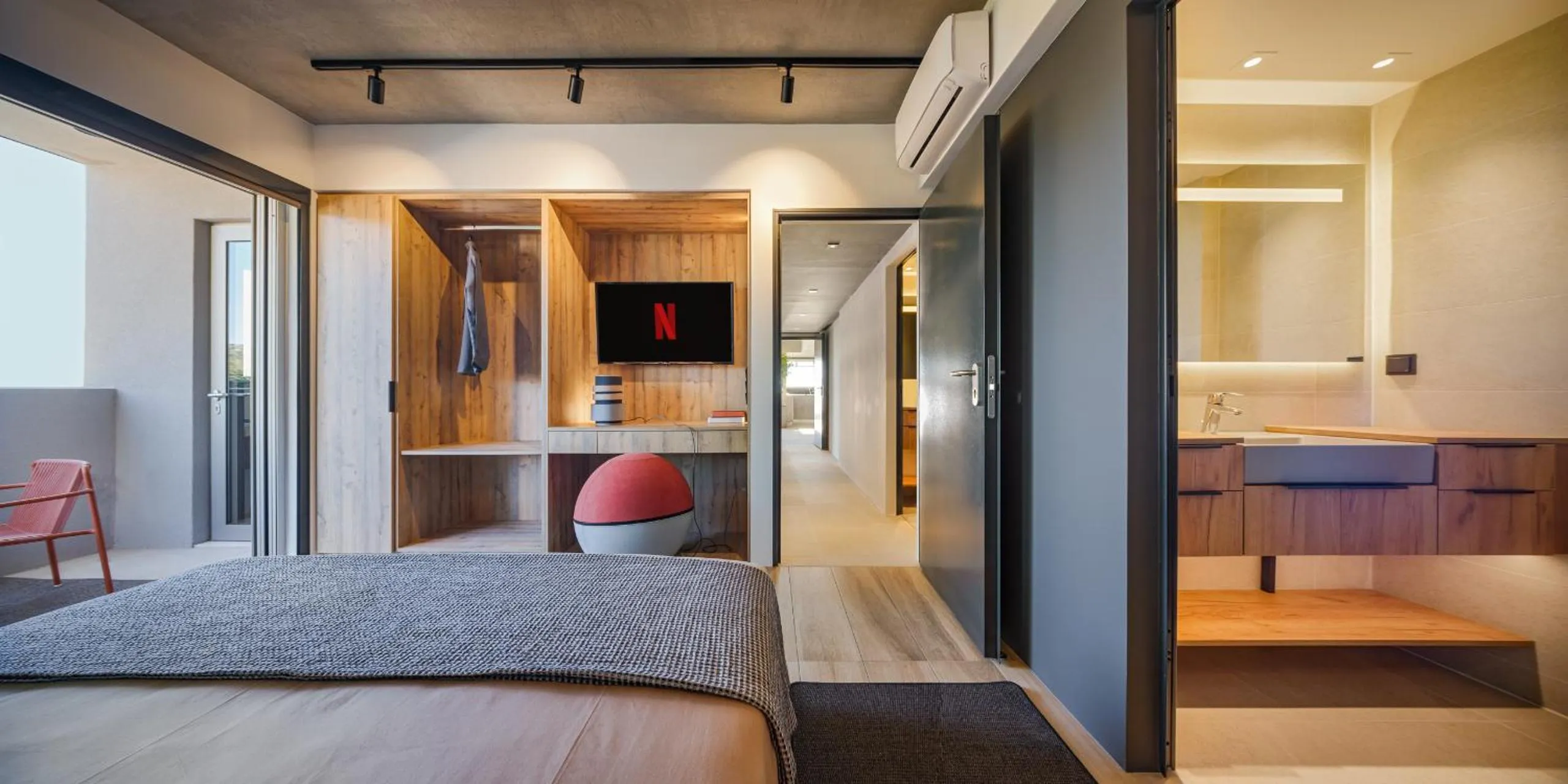 Bed in 3 Olive Trees