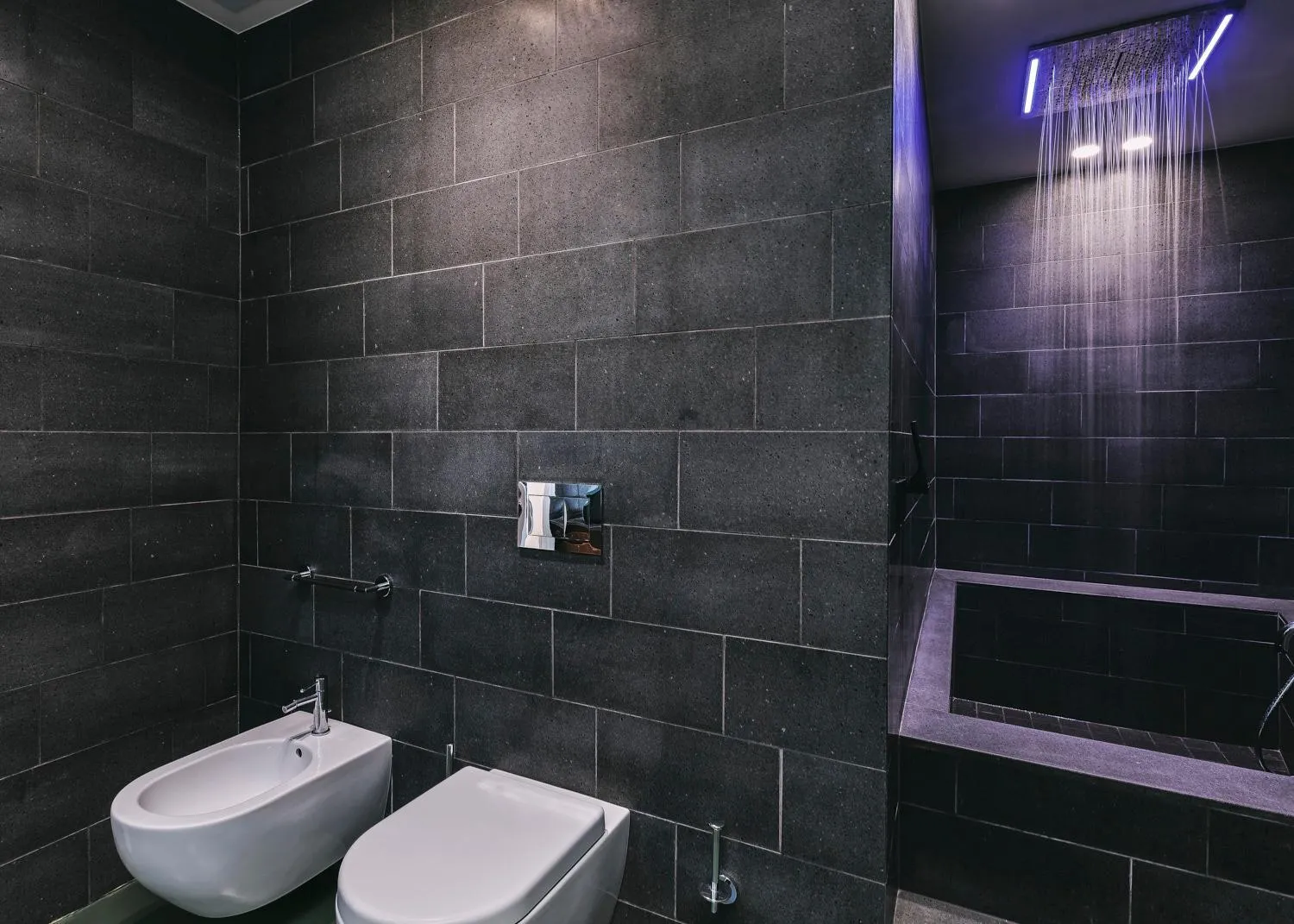 Shower in The Silver Lava - design apartment and spa