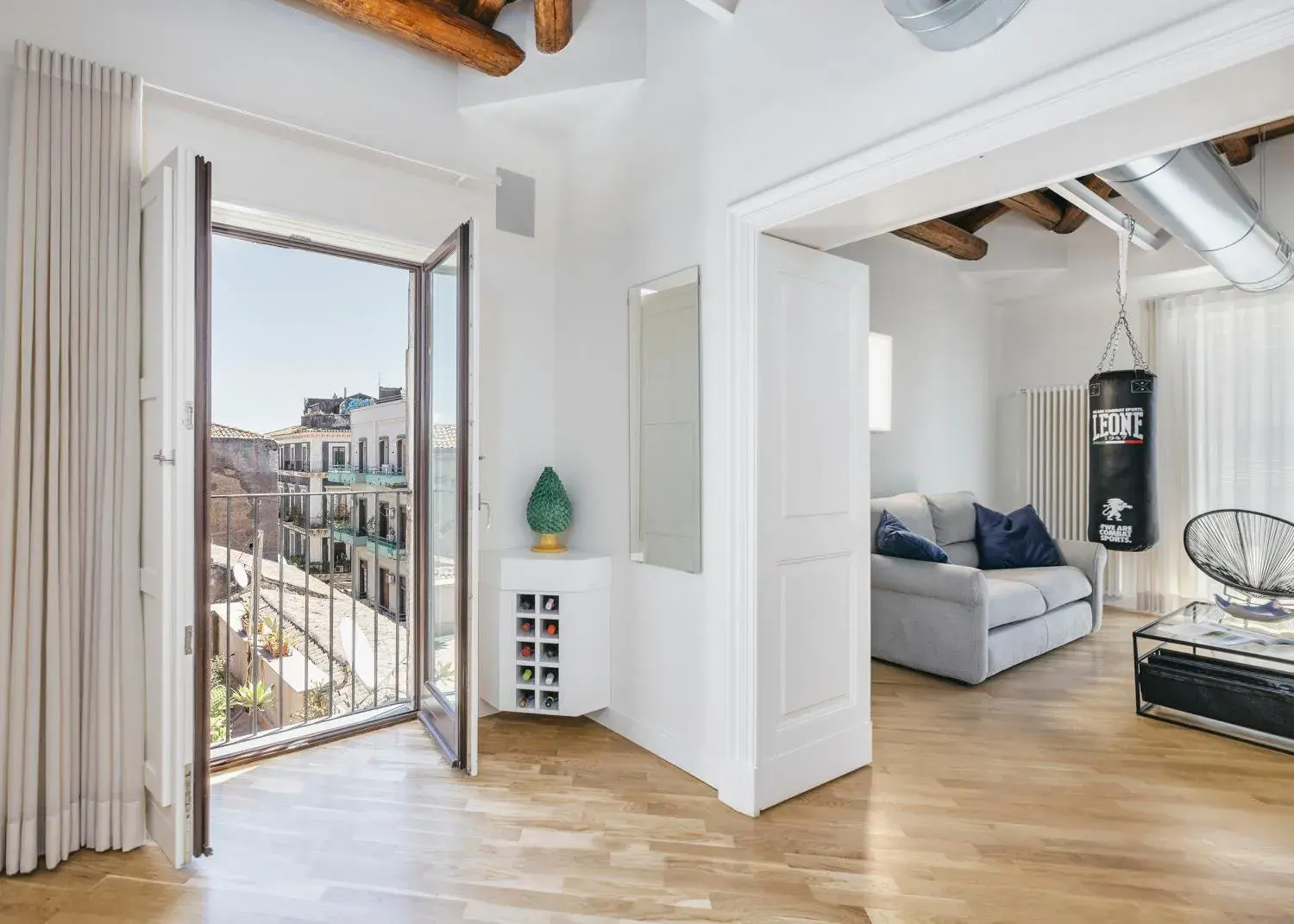 Kitchen or kitchenette, Bed in The Silver Lava - design apartment and spa Kitchen or kitchenette, Bed in The Silver Lava - design apartment and spa