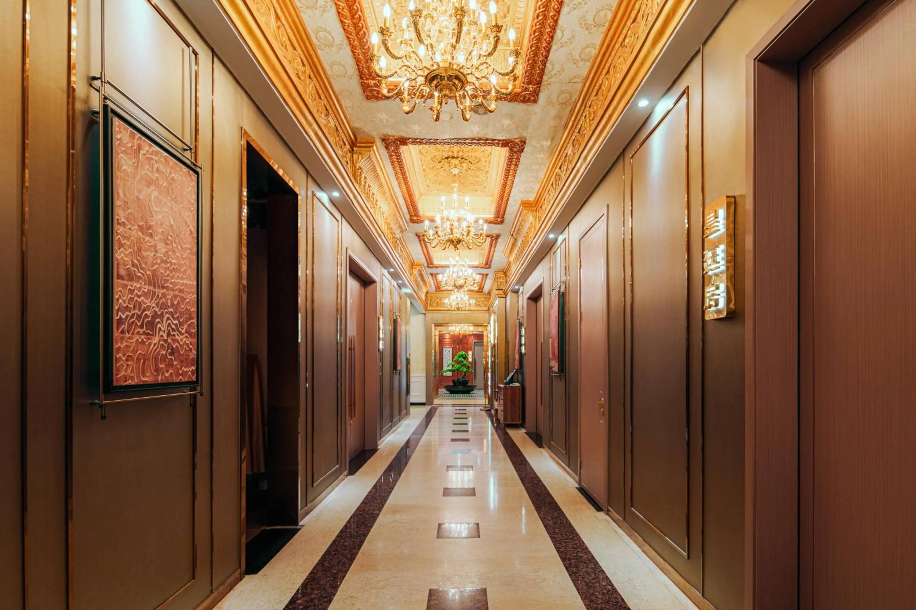 Restaurant/places to eat in Nanyang King's Gate Hotel