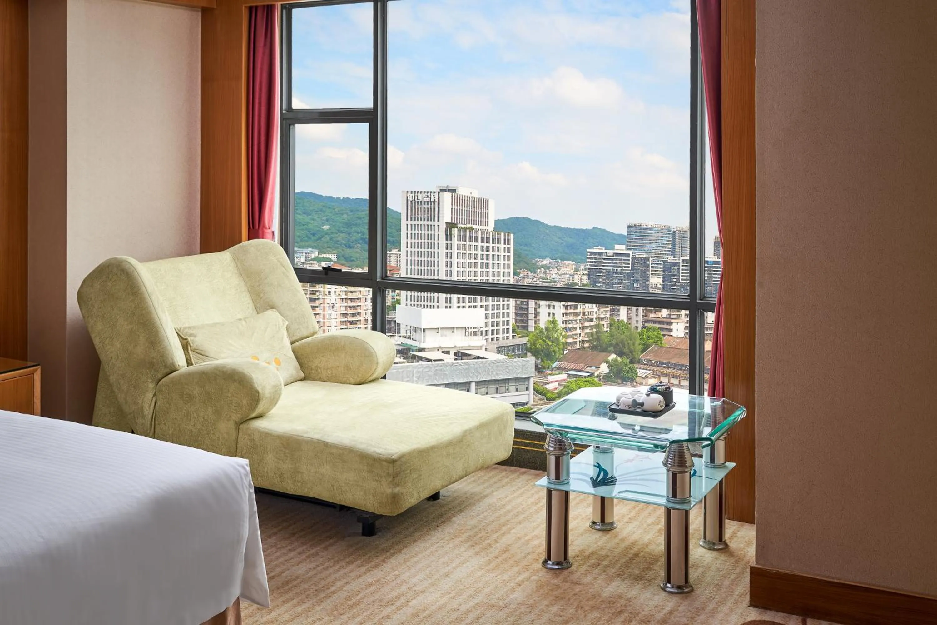 Natural landscape in Nanyang King's Gate Hotel--Free Shuttle Service to Canton Fair