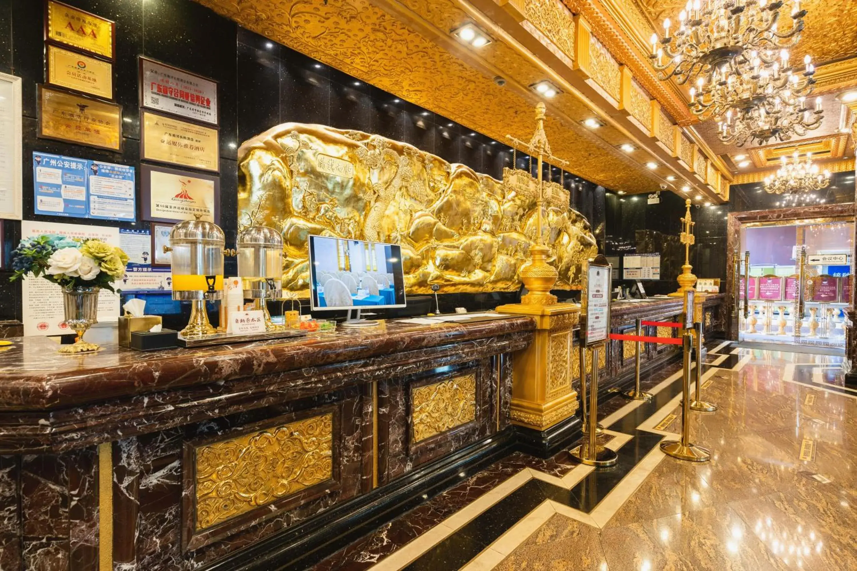 Lobby or reception in Nanyang King's Gate Hotel--Free Shuttle Service to Canton Fair Lobby or reception in Nanyang King's Gate Hotel--Free Shuttle Service to Canton Fair