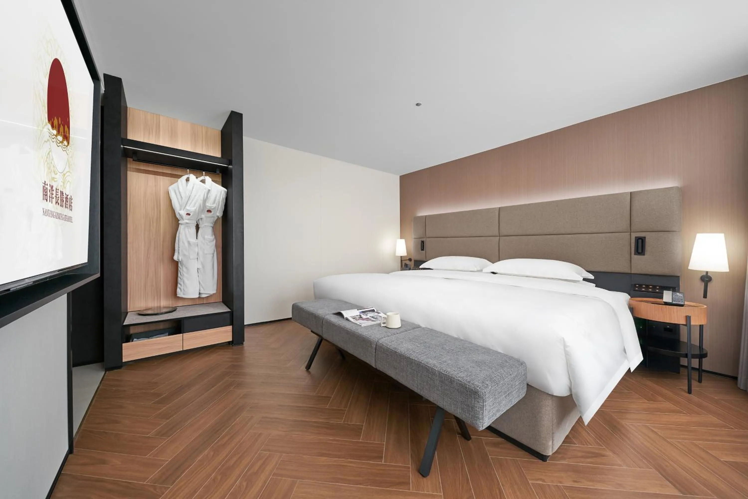 Bed in Nanyang King's Gate Hotel--Free Shuttle Service to Canton Fair