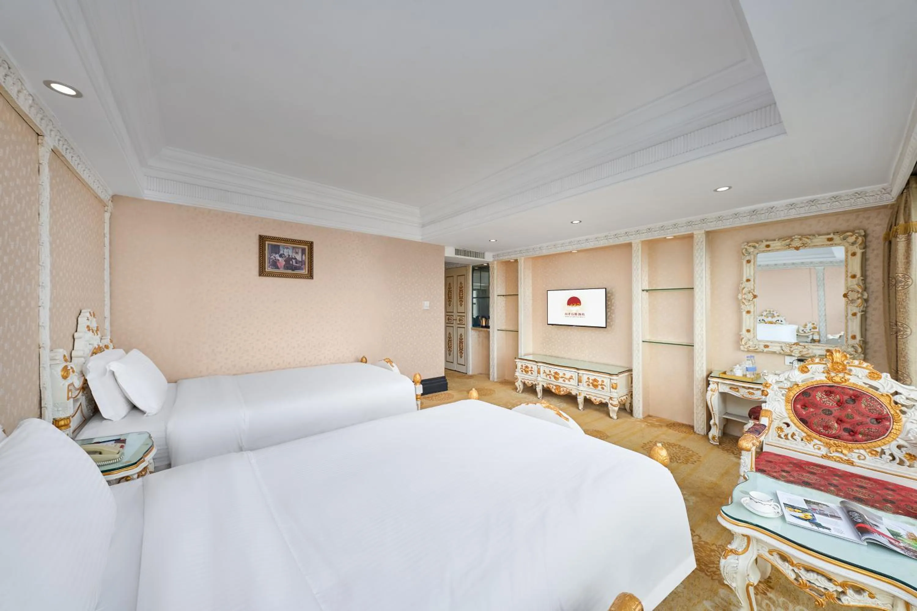 Bed in Nanyang King's Gate Hotel--Free Shuttle Service to Canton Fair