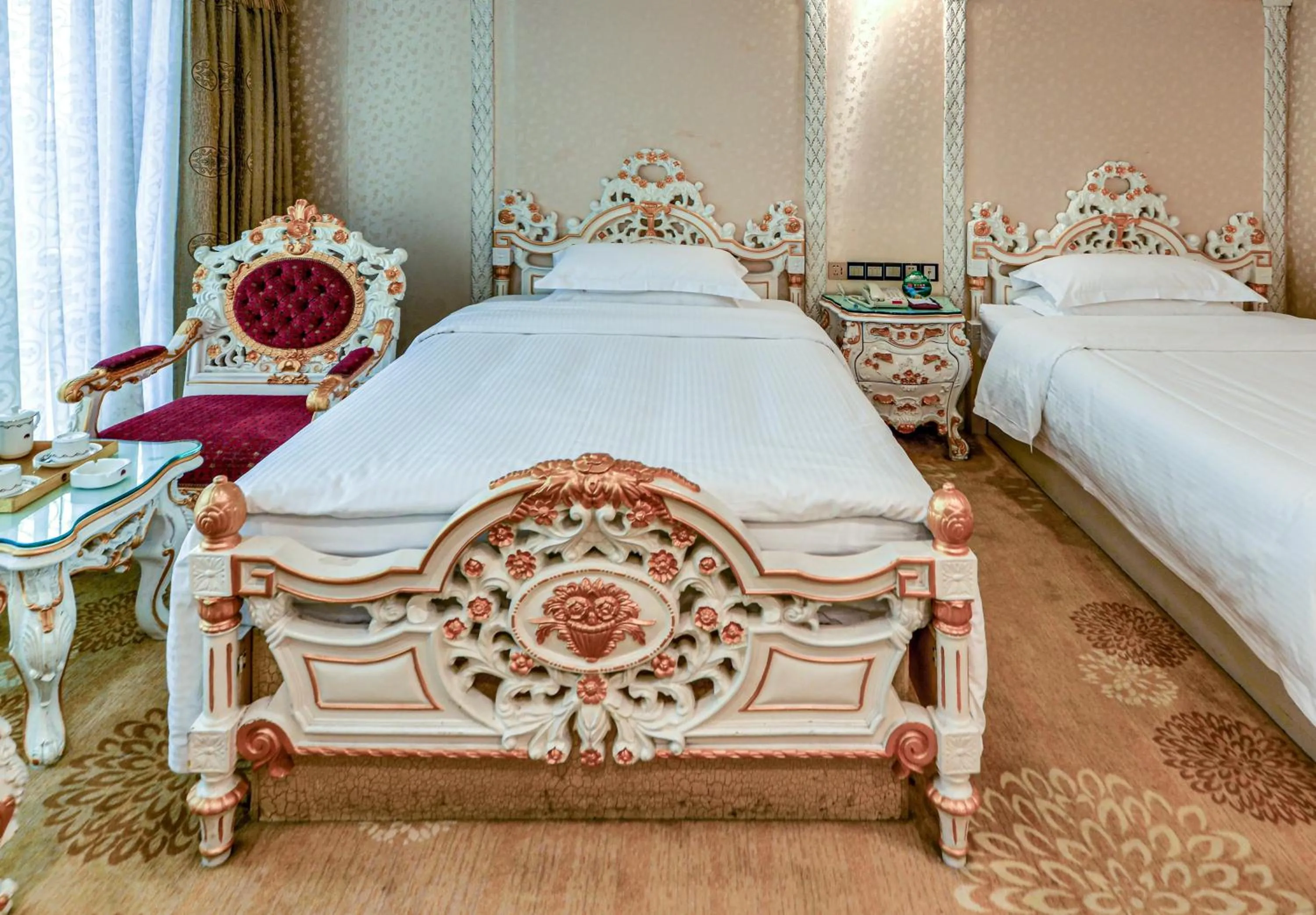 Bed in Nanyang King's Gate Hotel--Free Shuttle Service to Canton Fair
