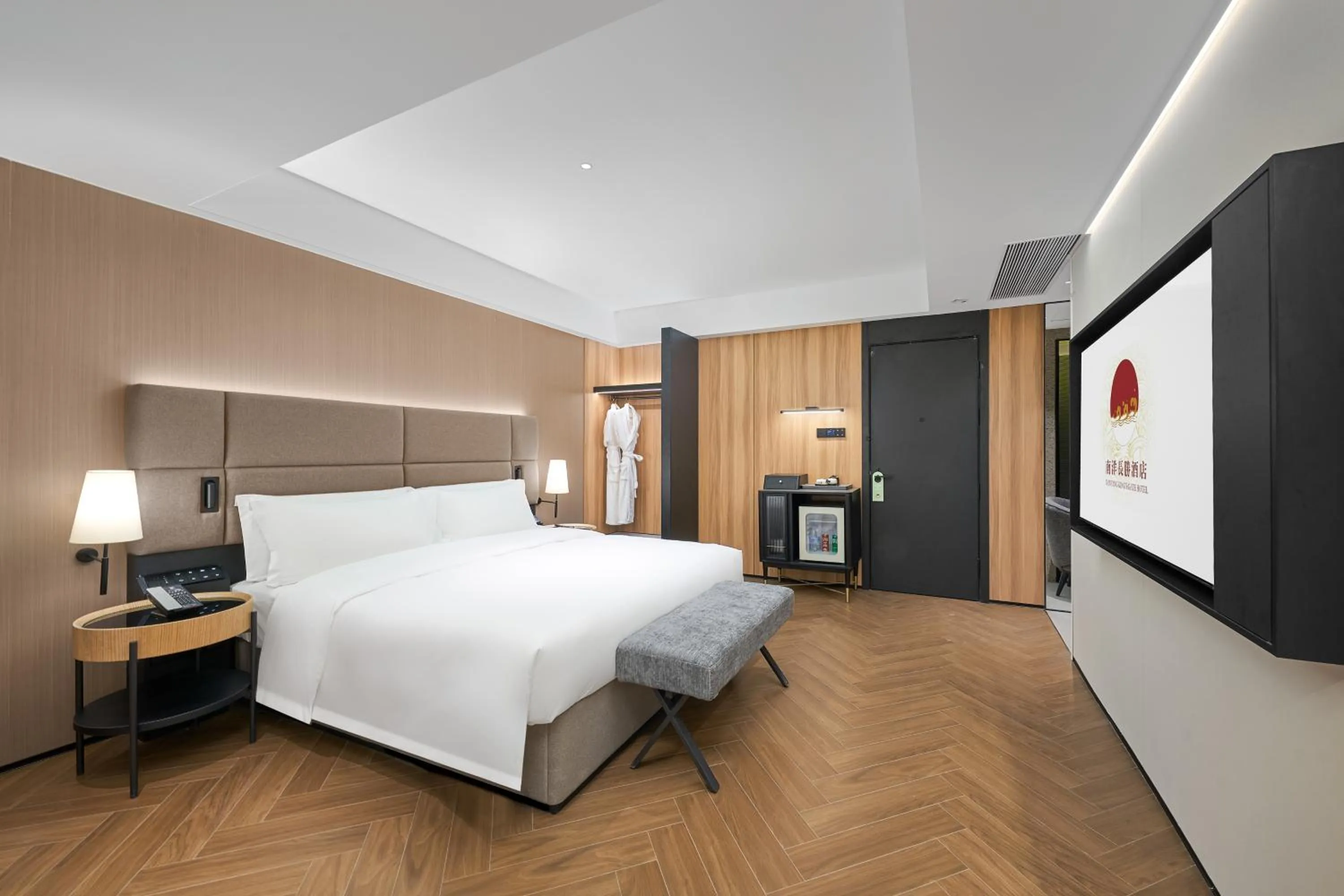 Bed in Nanyang King's Gate Hotel--Free Shuttle Service to Canton Fair