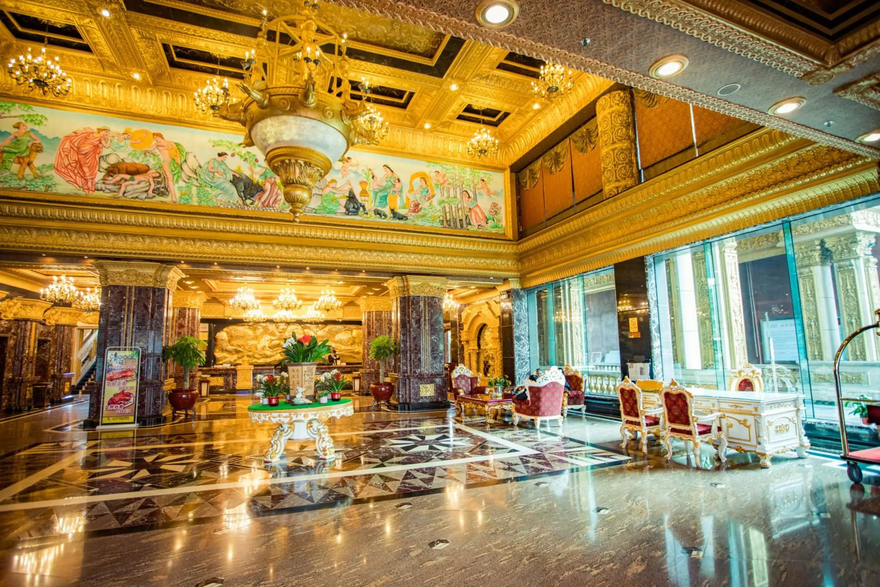 Lobby or reception in Nanyang King's Gate Hotel--Free Shuttle Service to Canton Fair Lobby or reception in Nanyang King's Gate Hotel--Free Shuttle Service to Canton Fair