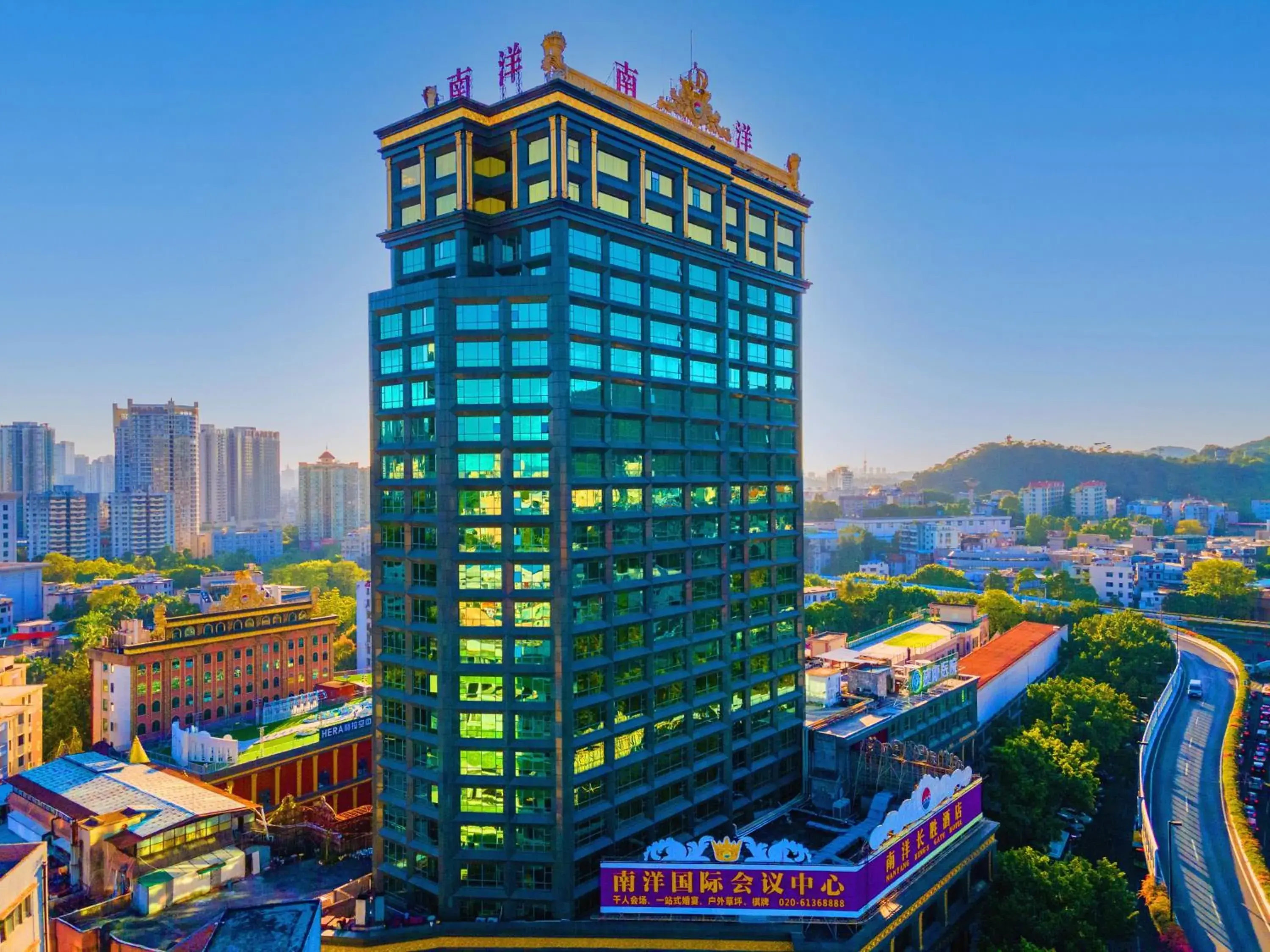 Property building in Nanyang King's Gate Hotel--Free Shuttle Service to Canton Fair Property building in Nanyang King's Gate Hotel--Free Shuttle Service to Canton Fair