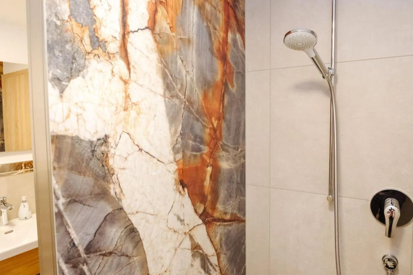 Shower in Hotel Sixt