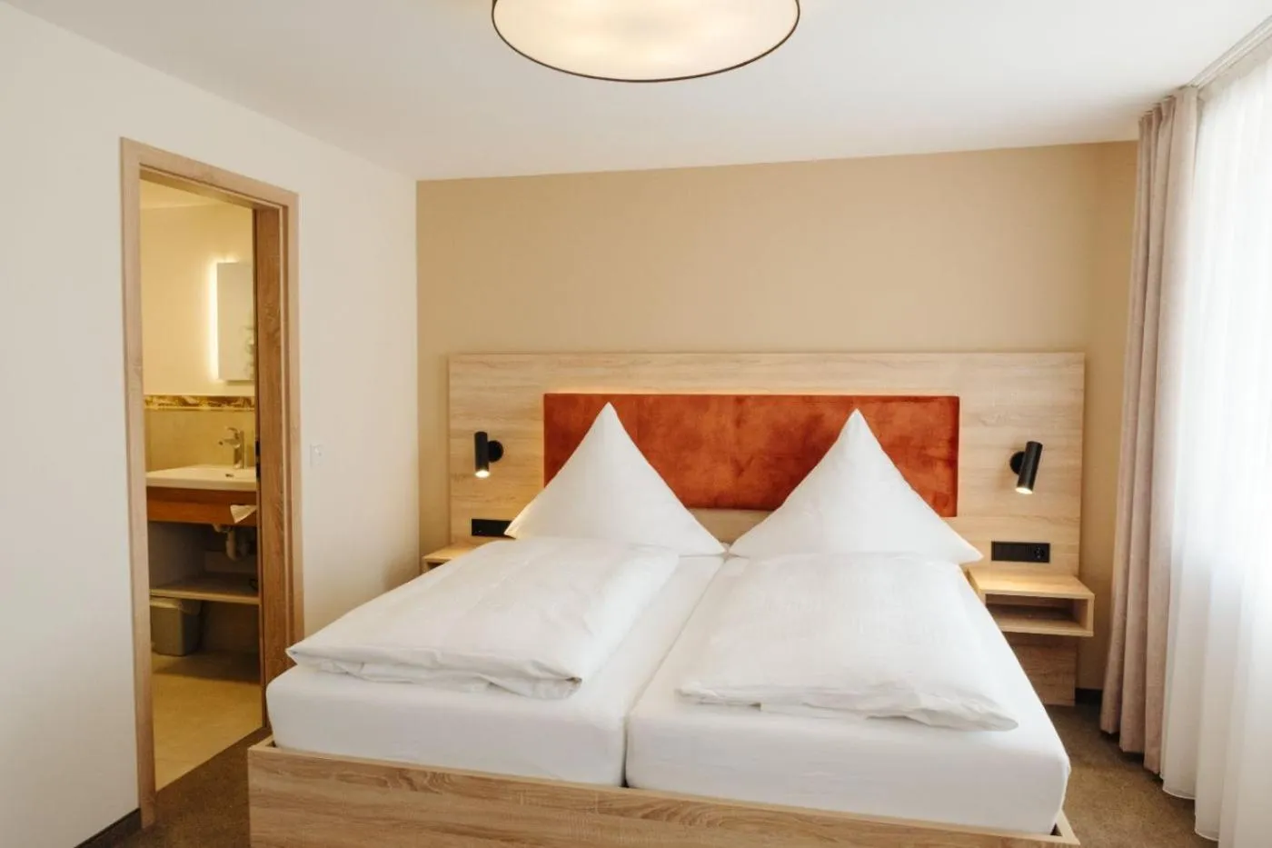 Bedroom, Bed in Hotel Sixt