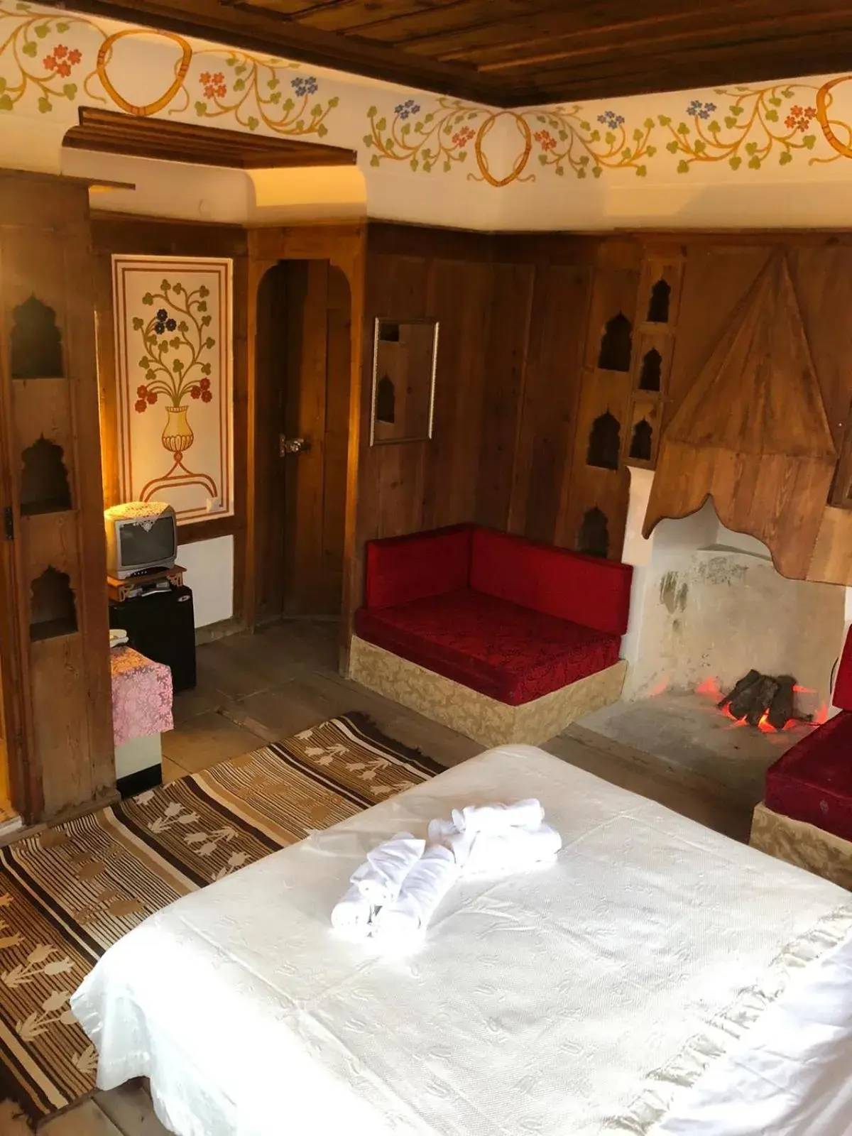 Queen Room in Paphlagonia Yoruk Muratoglu Konak Queen Room in Paphlagonia Yoruk Muratoglu Konak