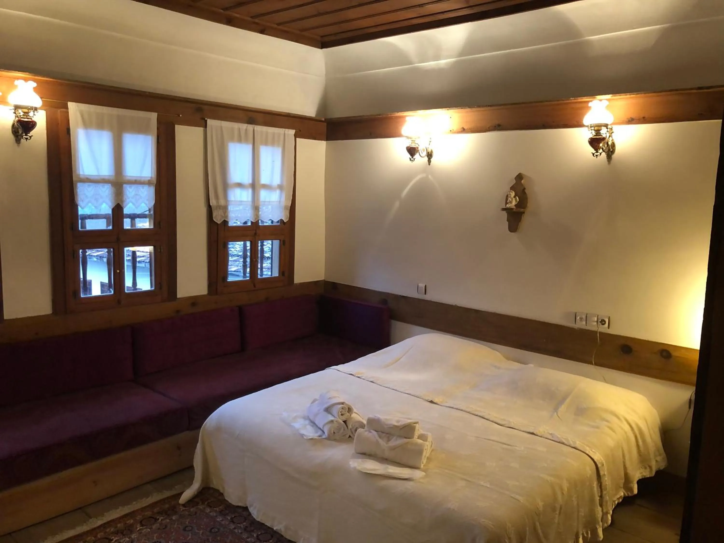 Massage, Bed in Paphlagonia Yoruk Muratoglu Konak