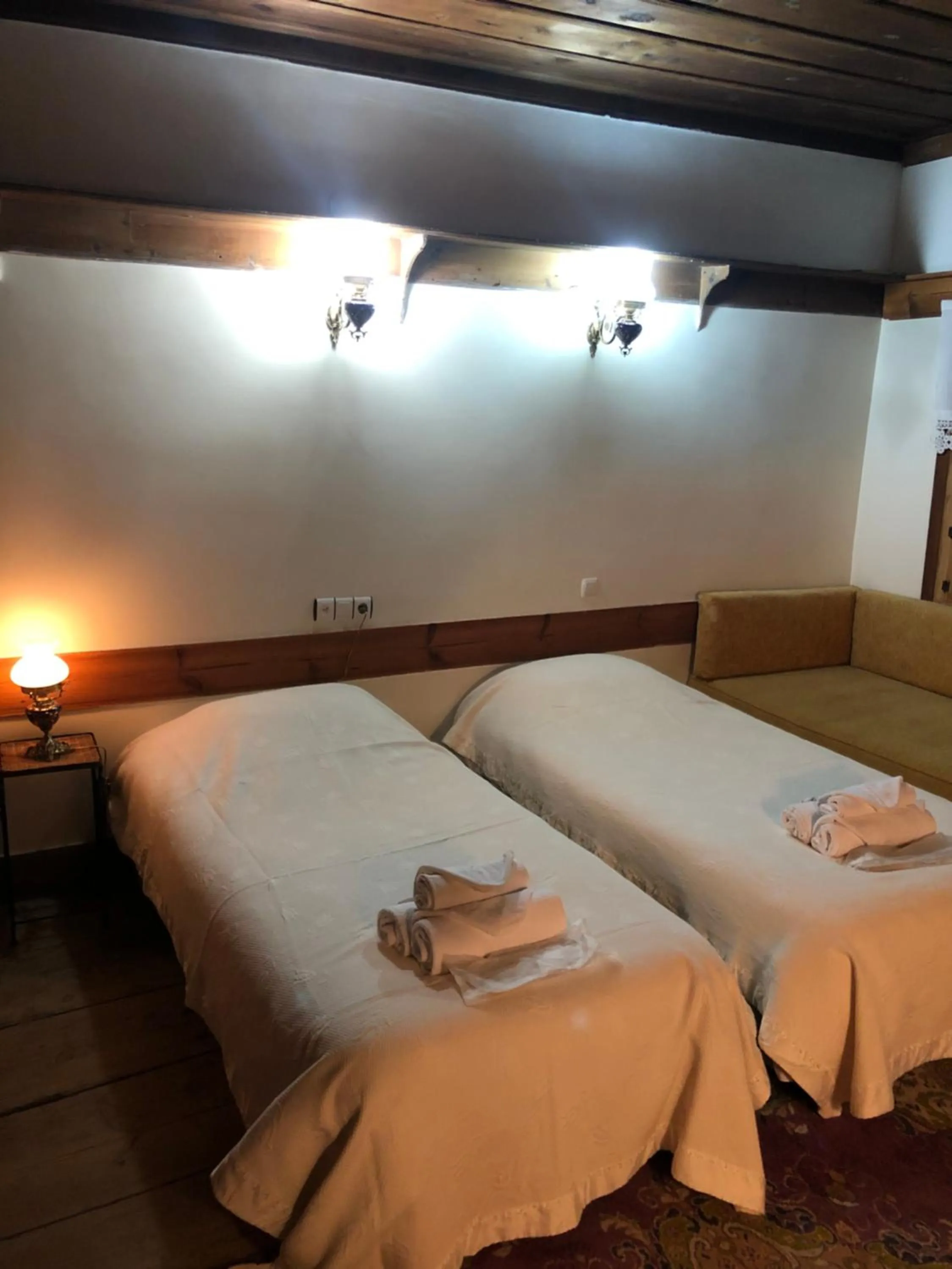 Bed in Paphlagonia Yoruk Muratoglu Konak