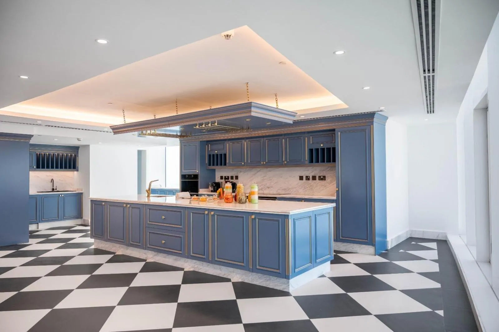 Kitchen or kitchenette in The Bentley Luxury Hotel & Suites