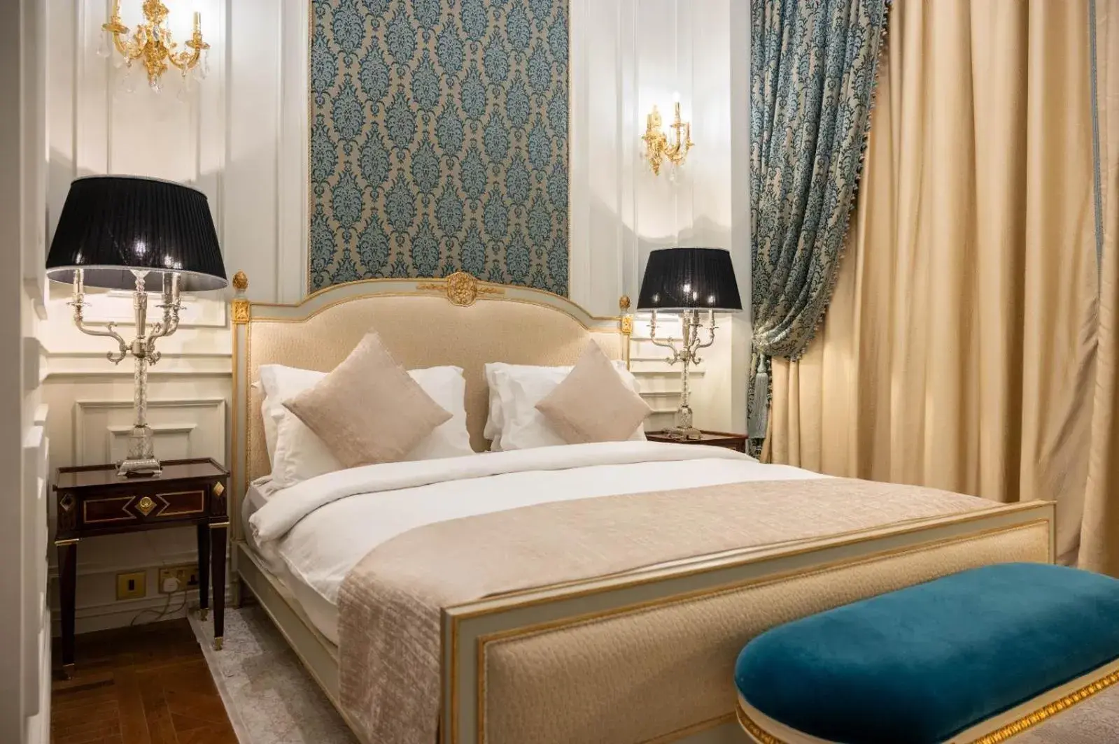 Bedroom, Bed in The Bentley Luxury Hotel & Suites Bedroom, Bed in The Bentley Luxury Hotel & Suites