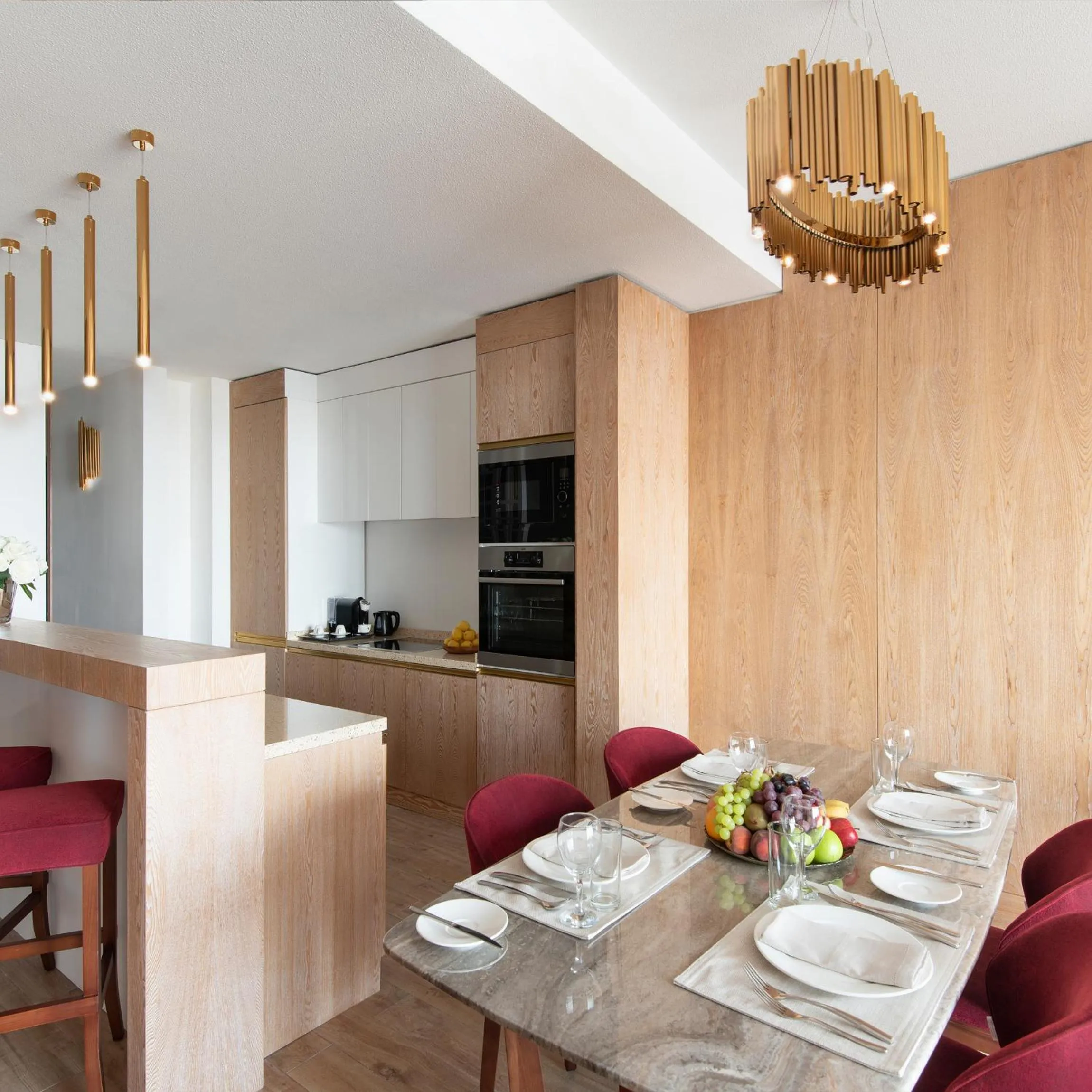 Kitchen or kitchenette in The Bentley Luxury Hotel & Suites